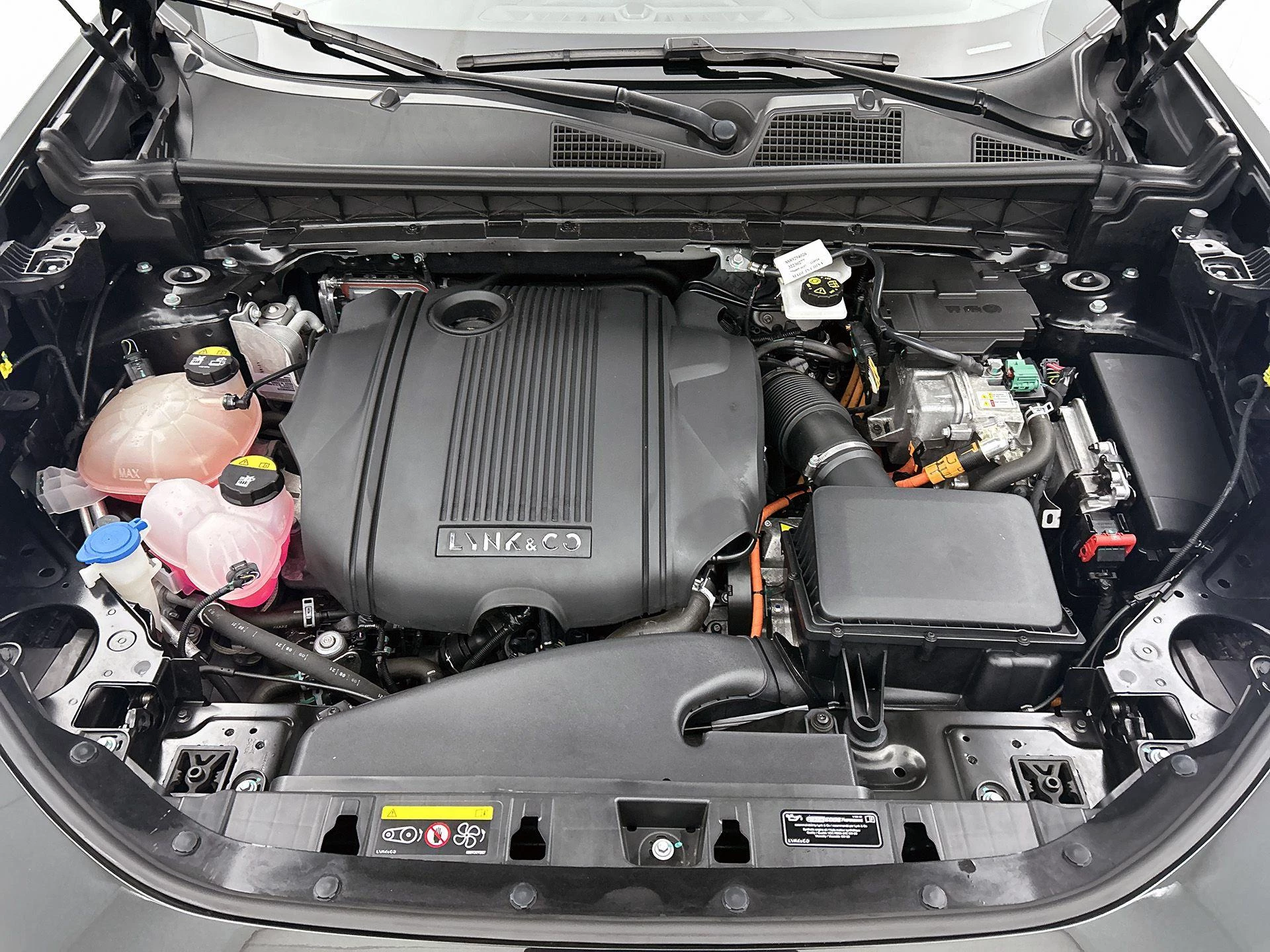 Lynk & Co-01-image-32