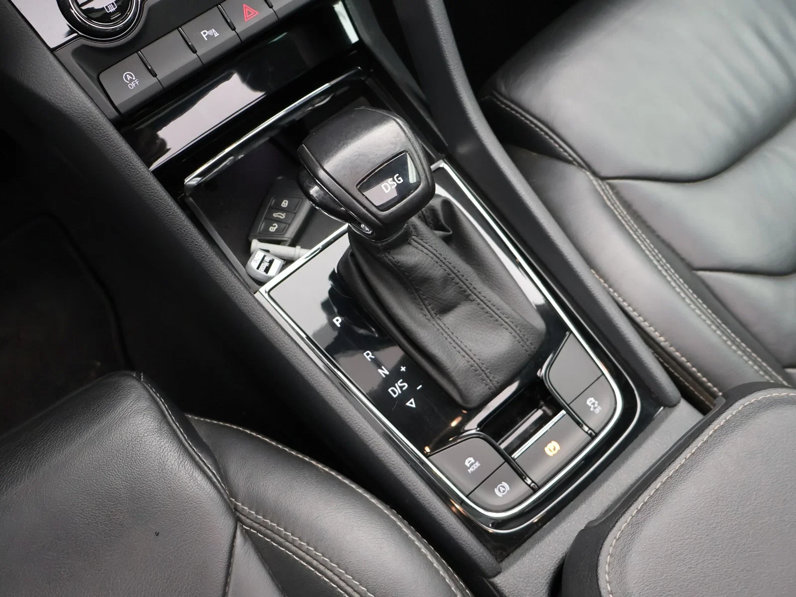 Škoda Kodiaq Kodiaq Clever 1.5TSI 150PK *AUTOMAAT*¨PANODAK*TREKHAAK*LEDER*CAMERA*PDC*CRUISE*NAVI*...*