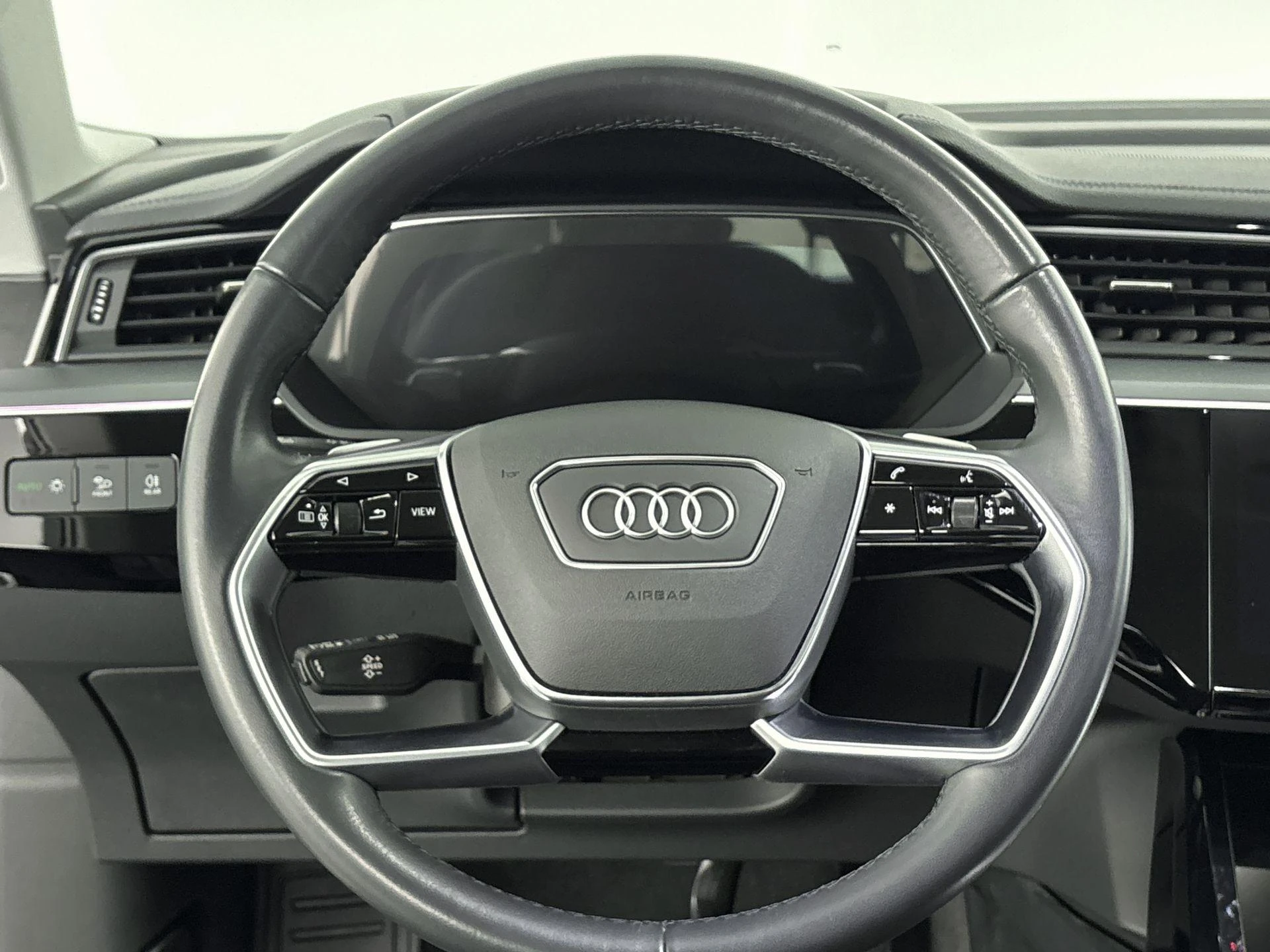 Audi-Q8 e-tron-image-19