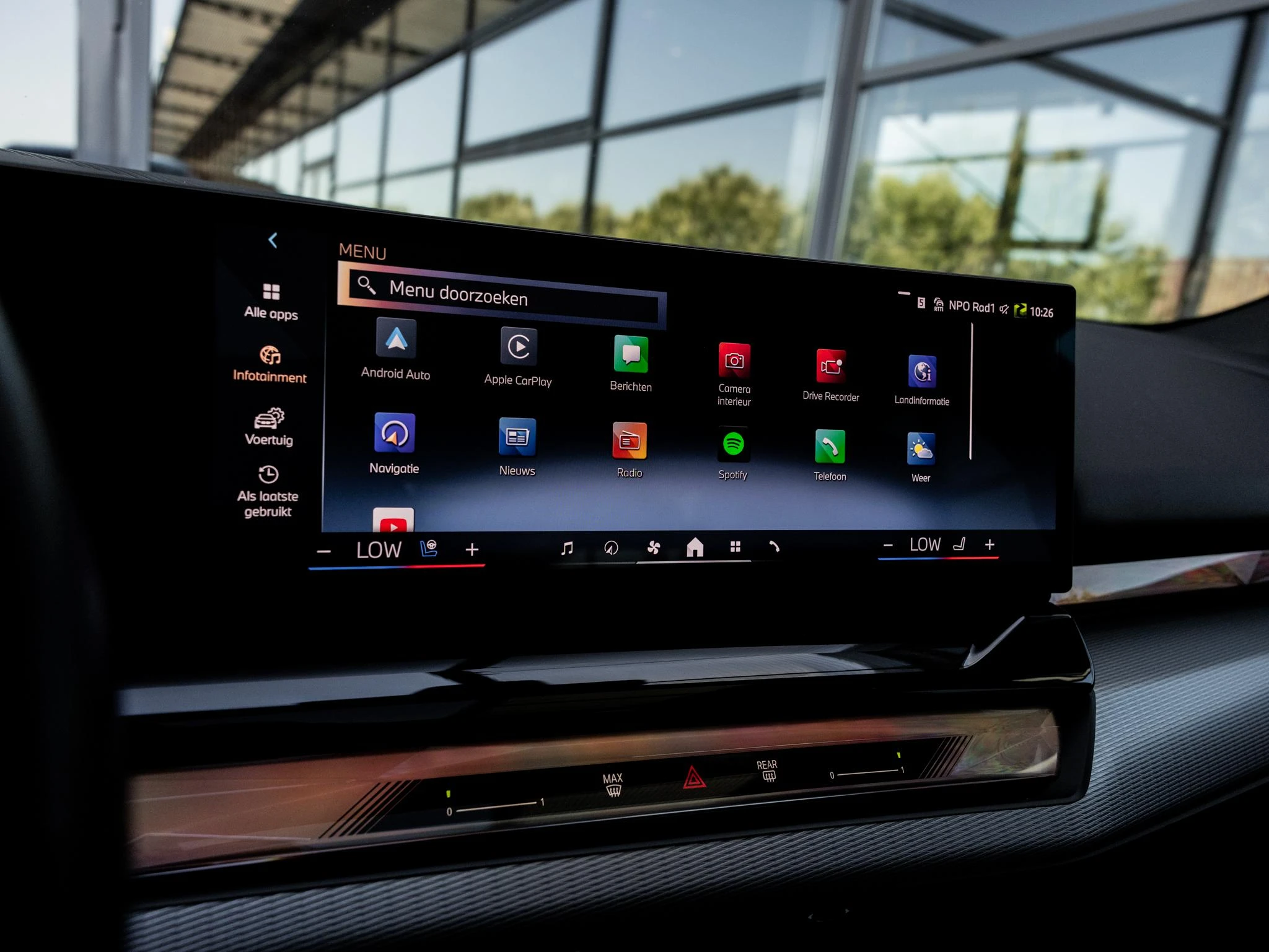 BMW-i5-image-40