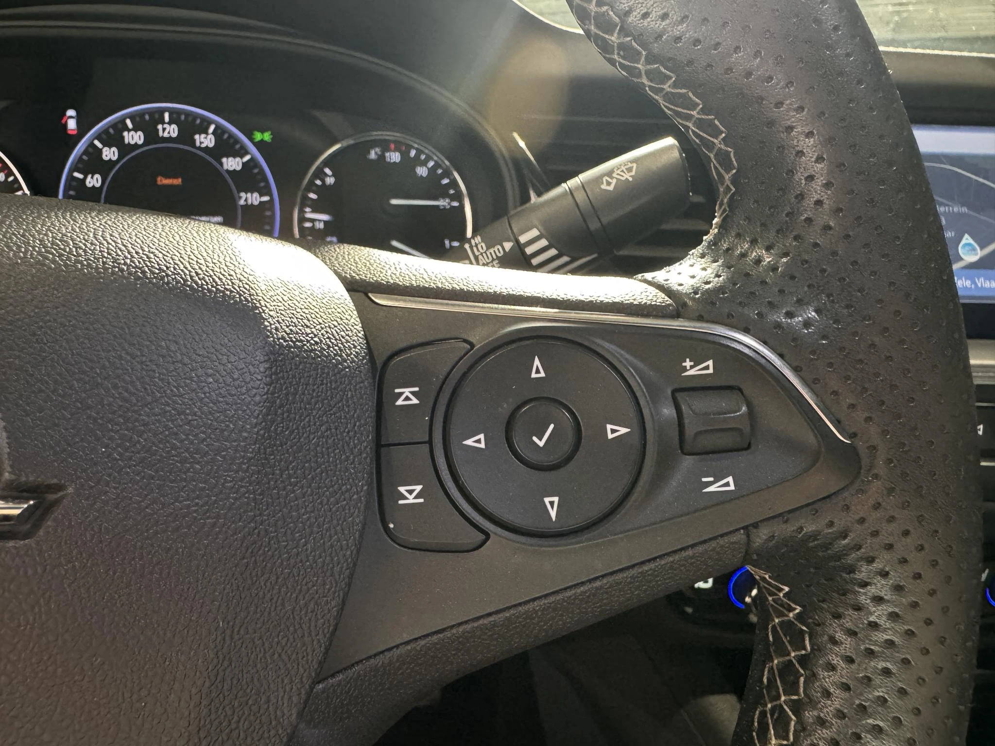 Opel-Insignia-image-16