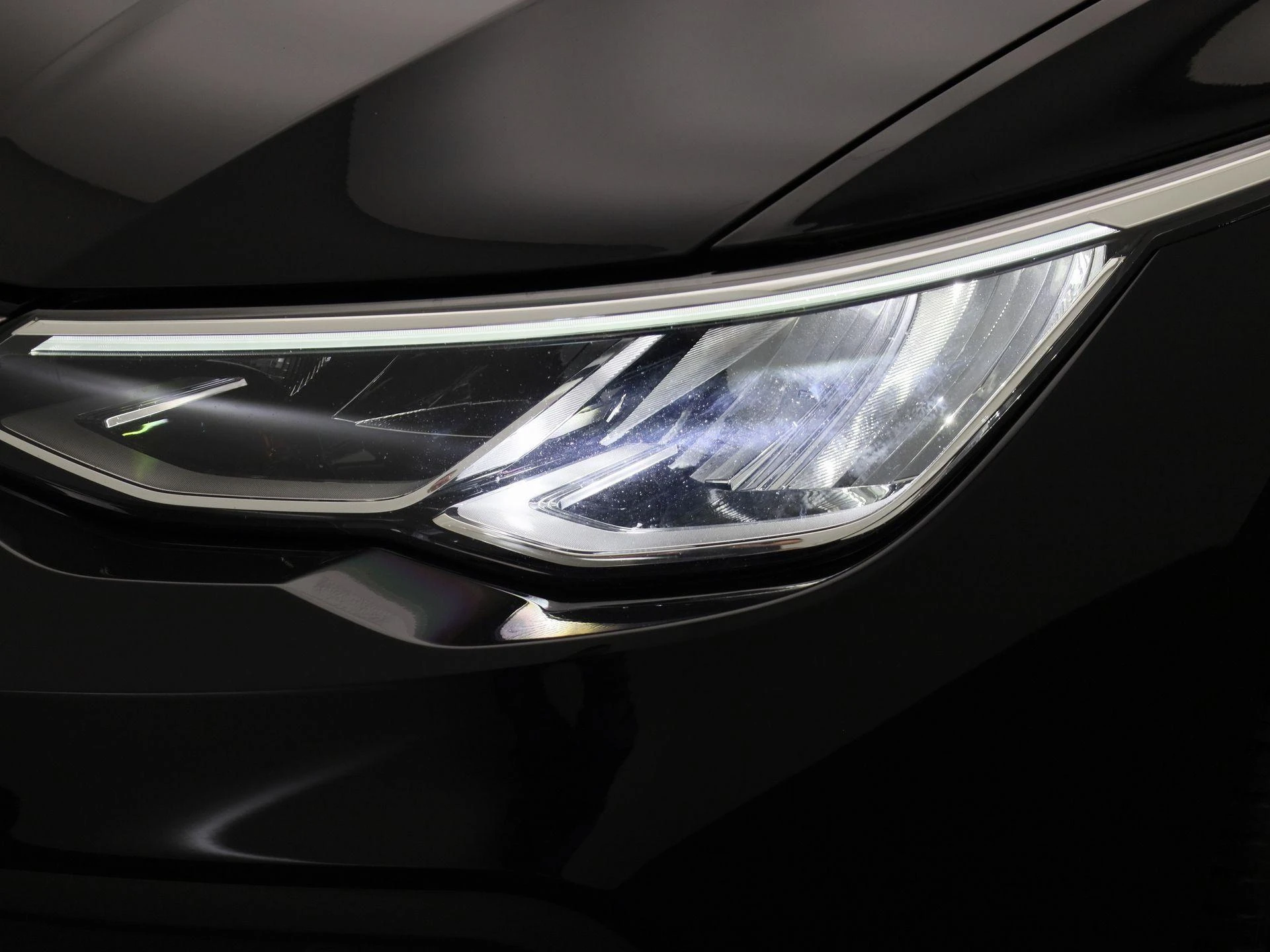 Volkswagen-Golf-image-13