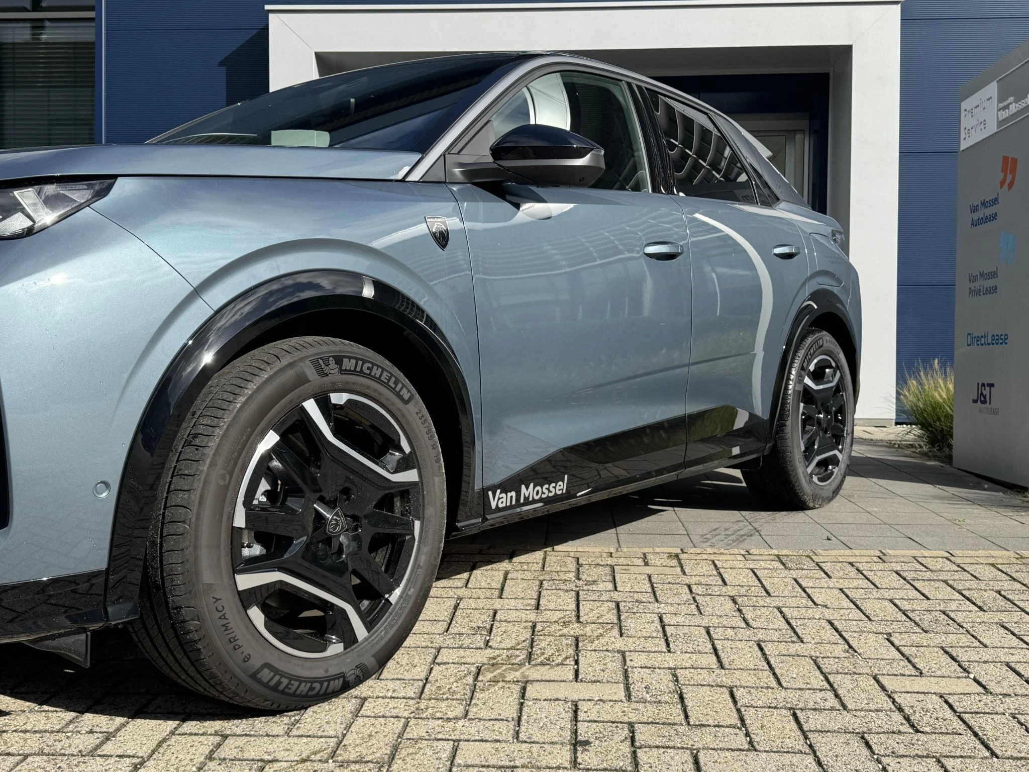 Peugeot-e-3008-image-18