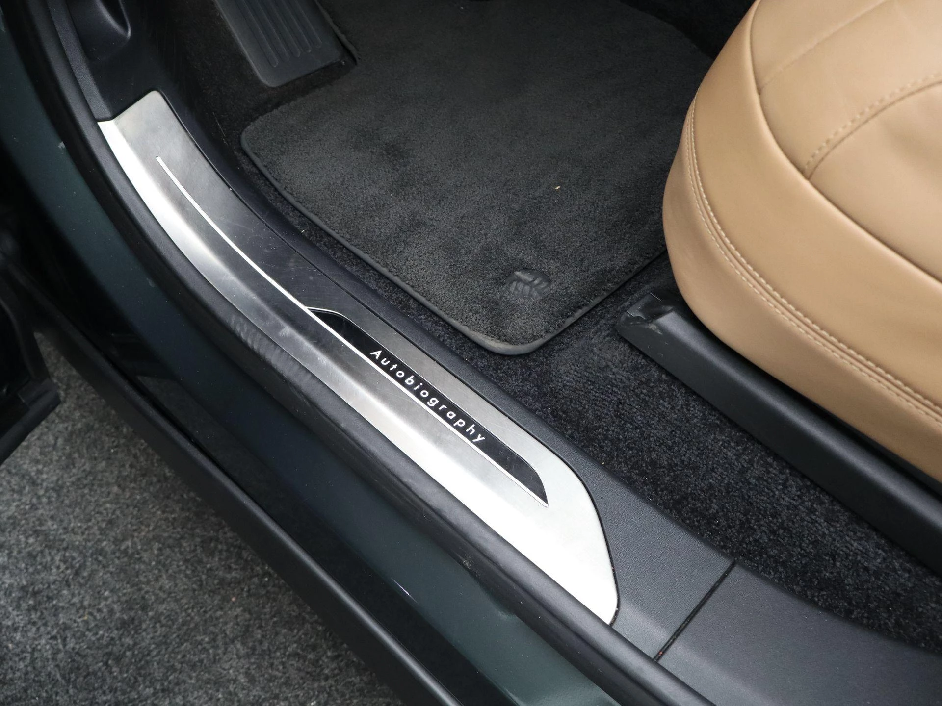 Land Rover-Range Rover-image-31