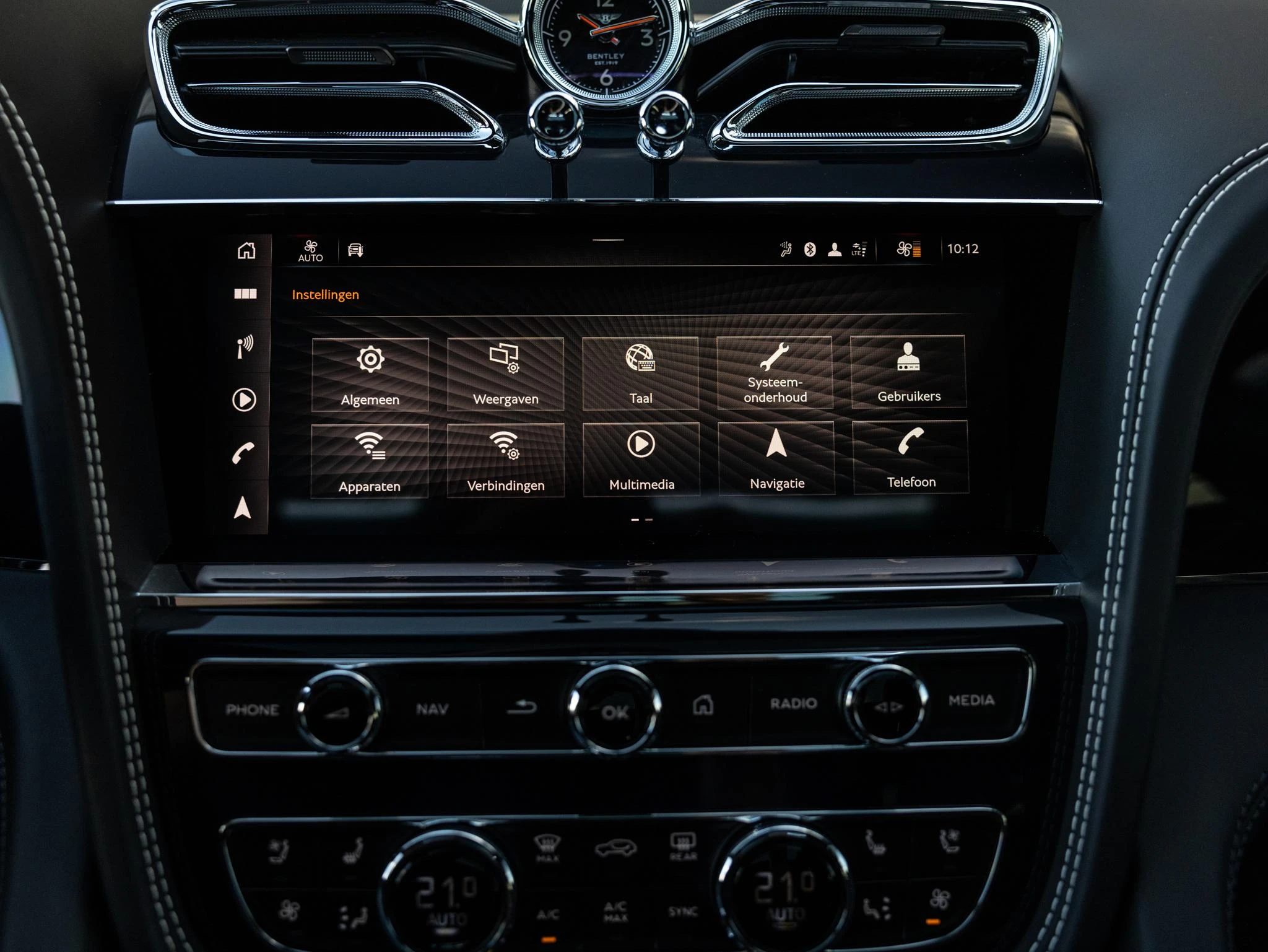 Bentley-Bentayga-image-29