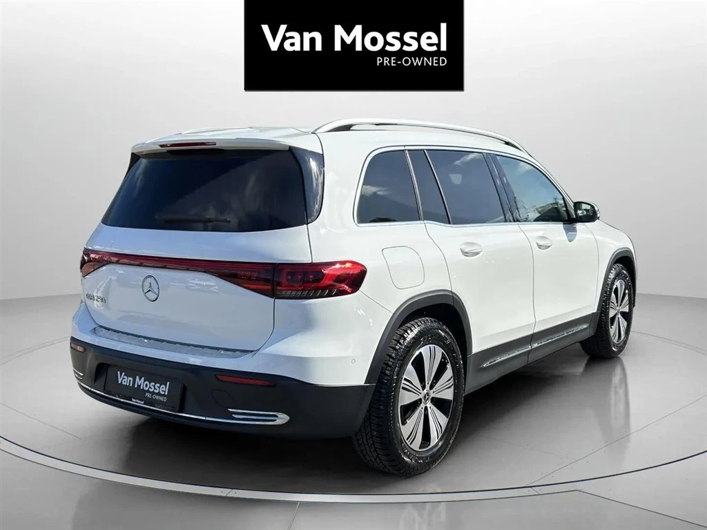 Mercedes-Benz-EQB-image-4