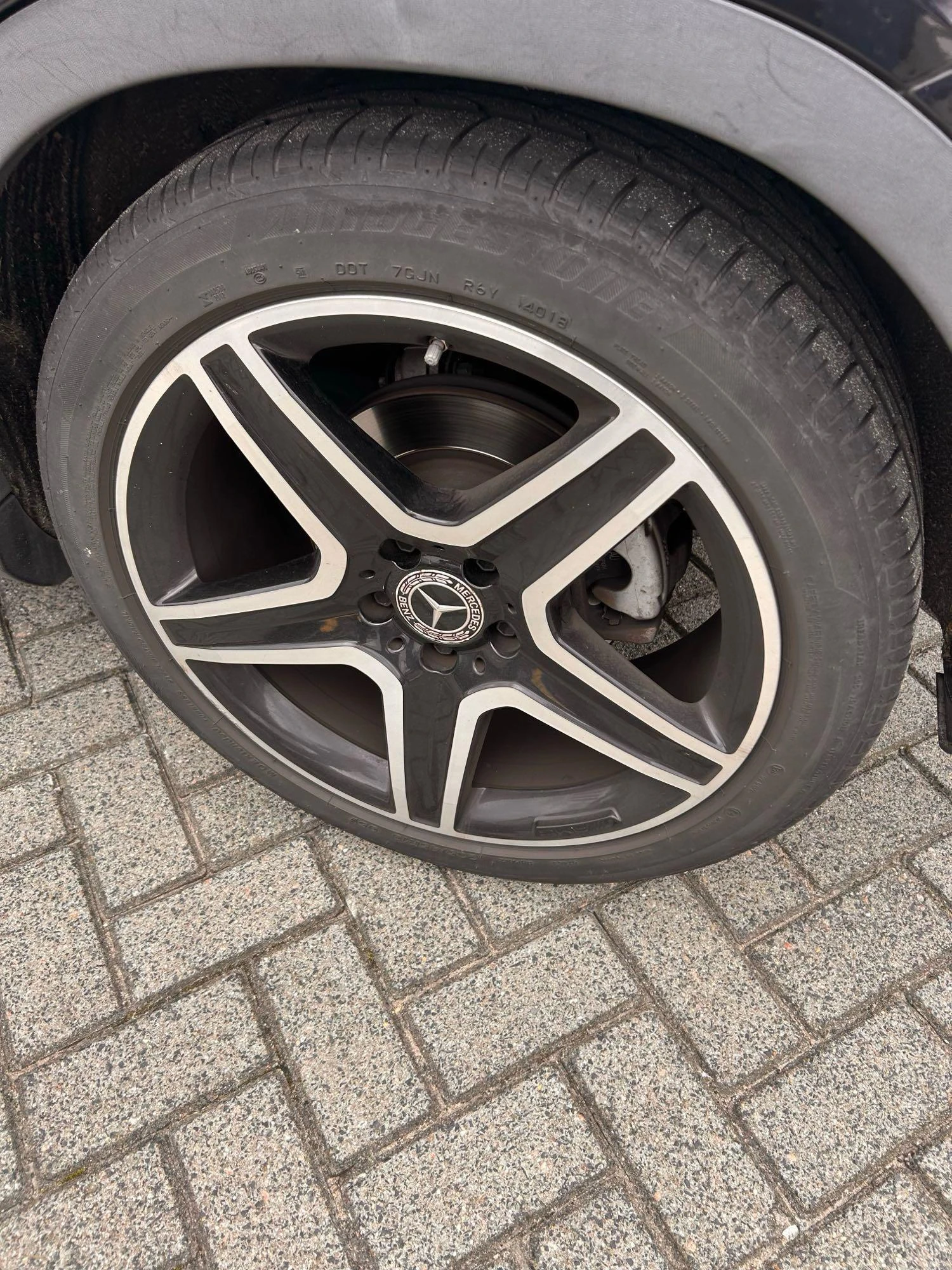 Mercedes-Benz-GLA-image-9