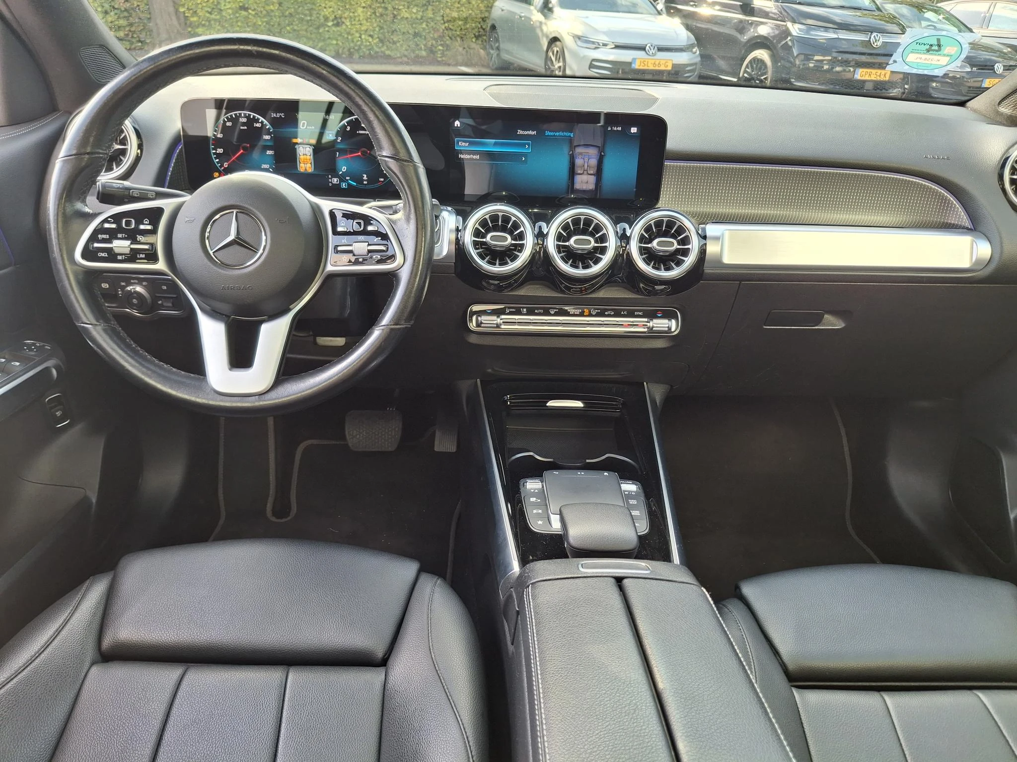 Mercedes-Benz-GLB-image-6