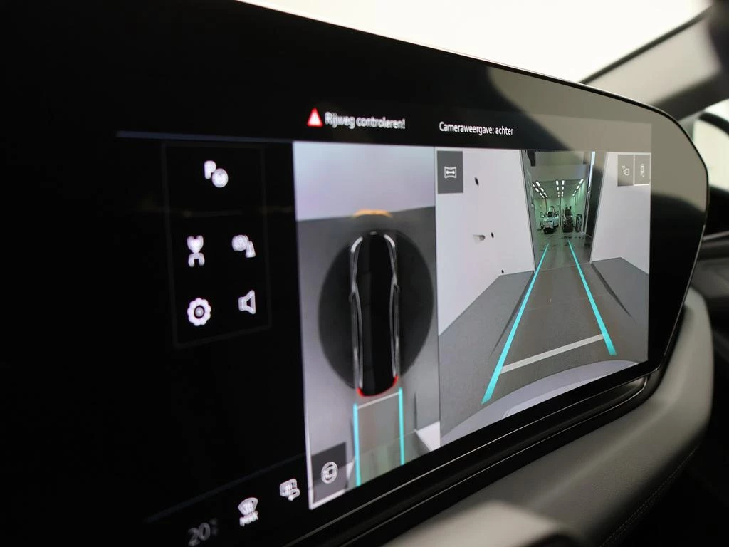 Audi-A6 Sportback e-tron-image-16