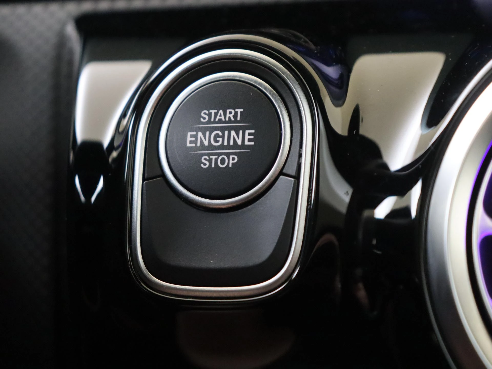 Mercedes-Benz-CLA-image-21