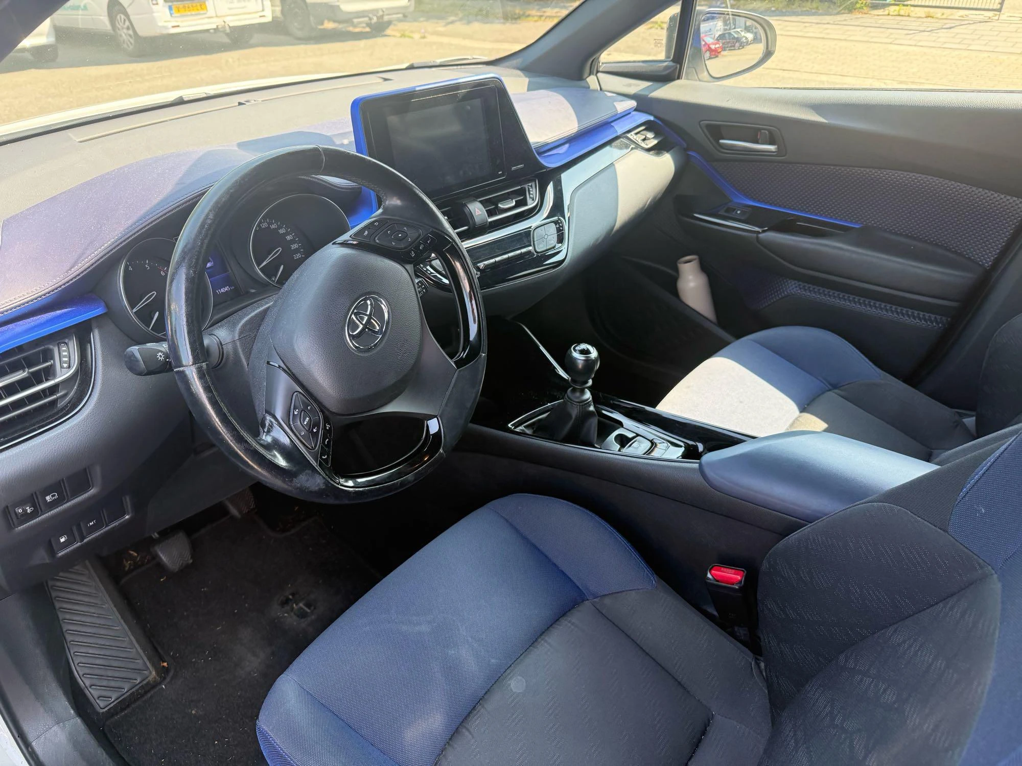 Toyota C-HR 1.2 Bi-Tone 116 PK