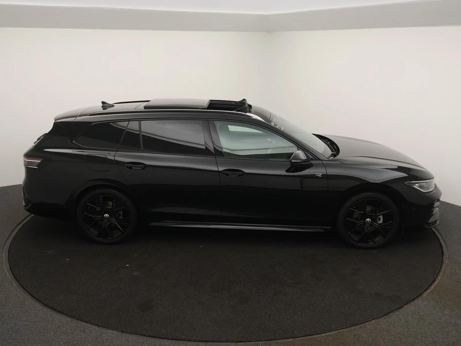 Volkswagen Passat SW Passat R-Line Business Premium 1.5TSI 150 pk *FULL OPTION*R-LINE*SPORTZETELS*PANO DAK*LEDER*...