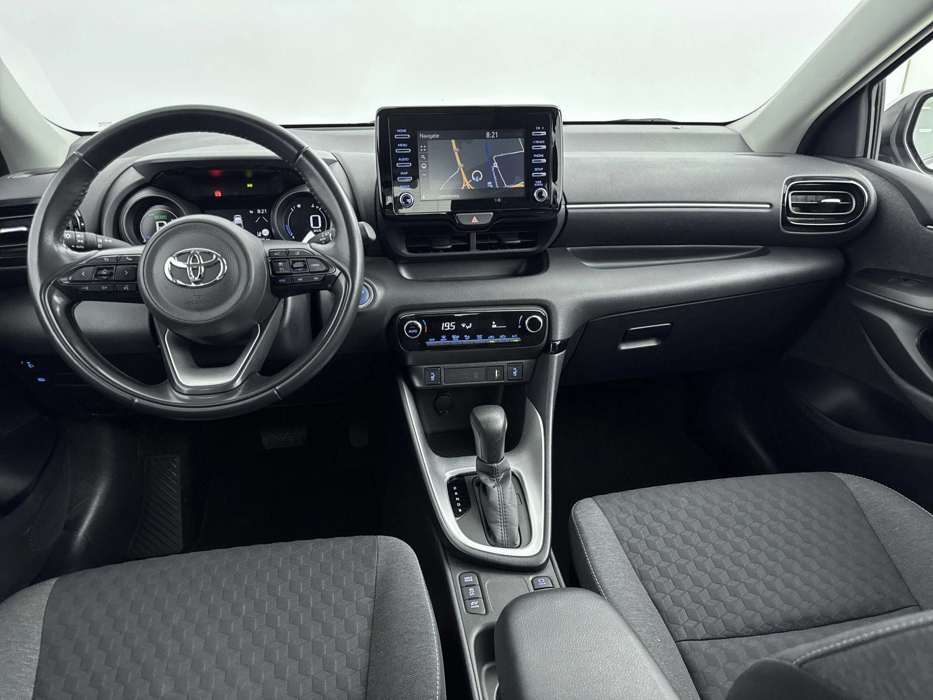 Toyota-Yaris-image-14