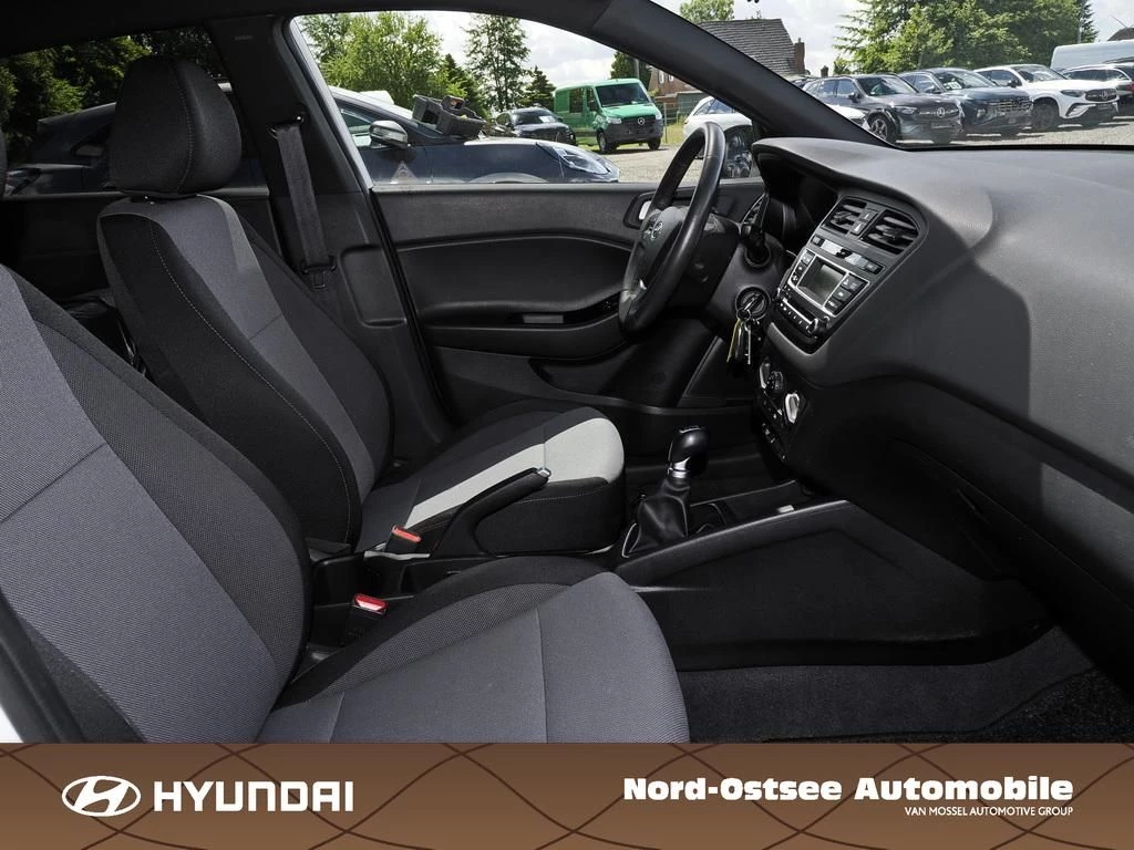 Hyundai i20 1.2 PASSION KLIMA SITZHEIZUNG ISOFIX