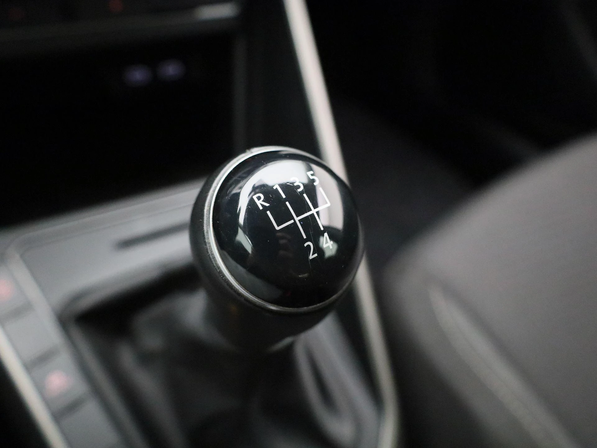 Volkswagen-Polo-image-22
