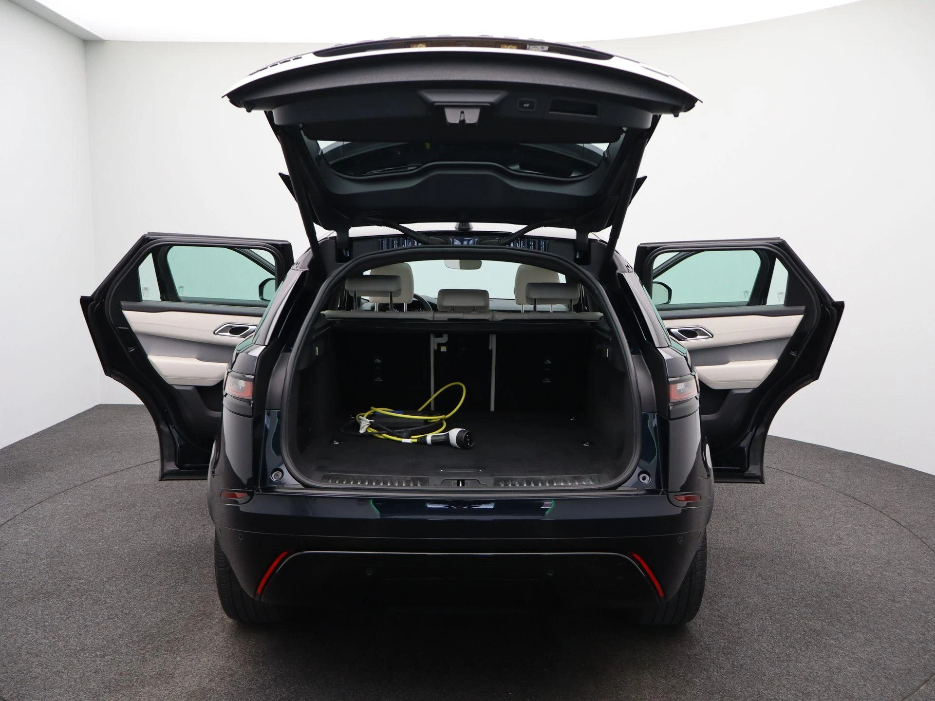 Land Rover-Range Rover Velar-image-12
