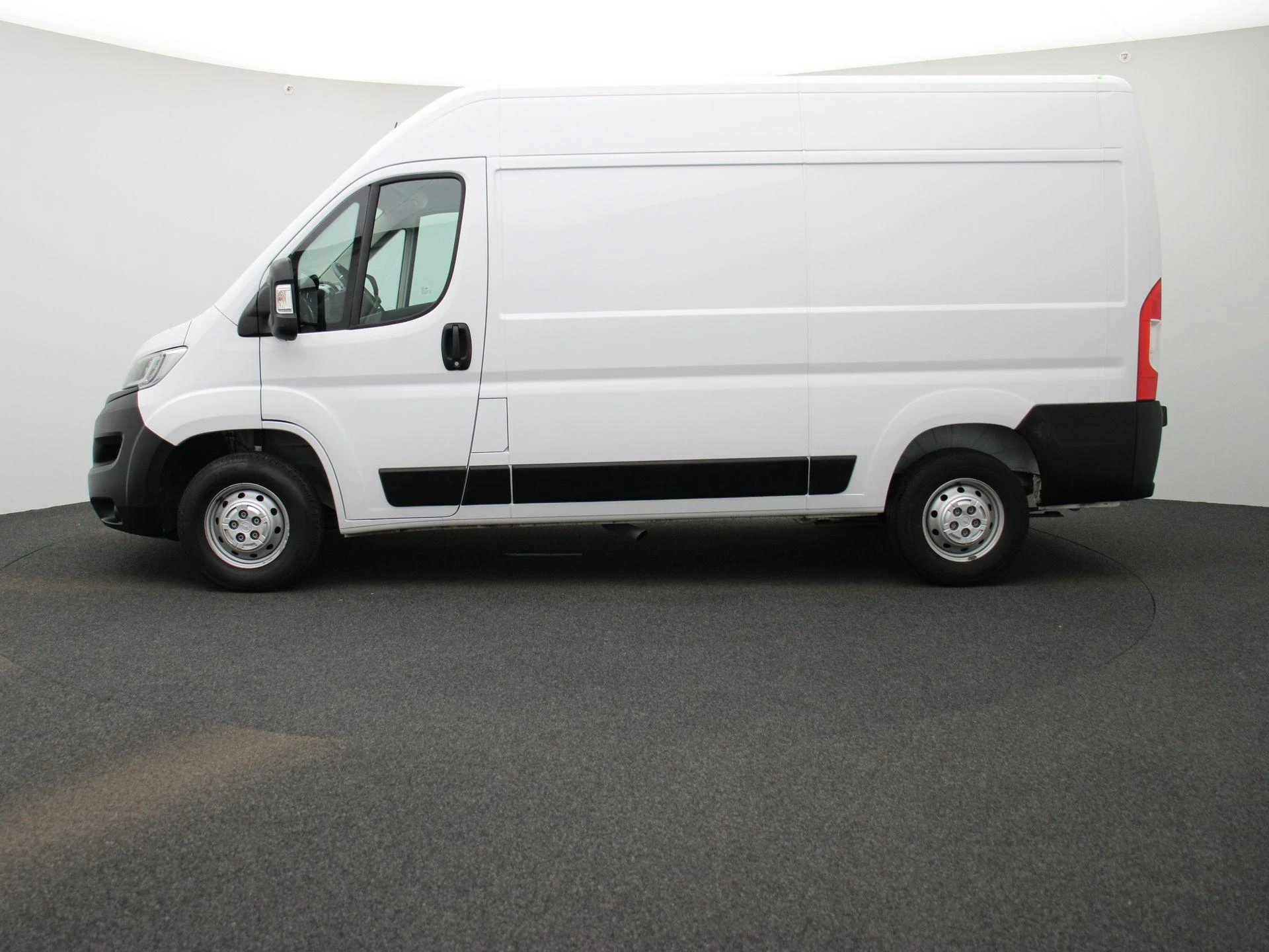 Opel-Movano-image-3