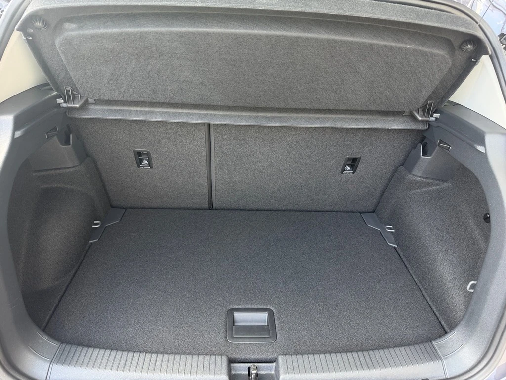 Volkswagen-T-Cross-image-12
