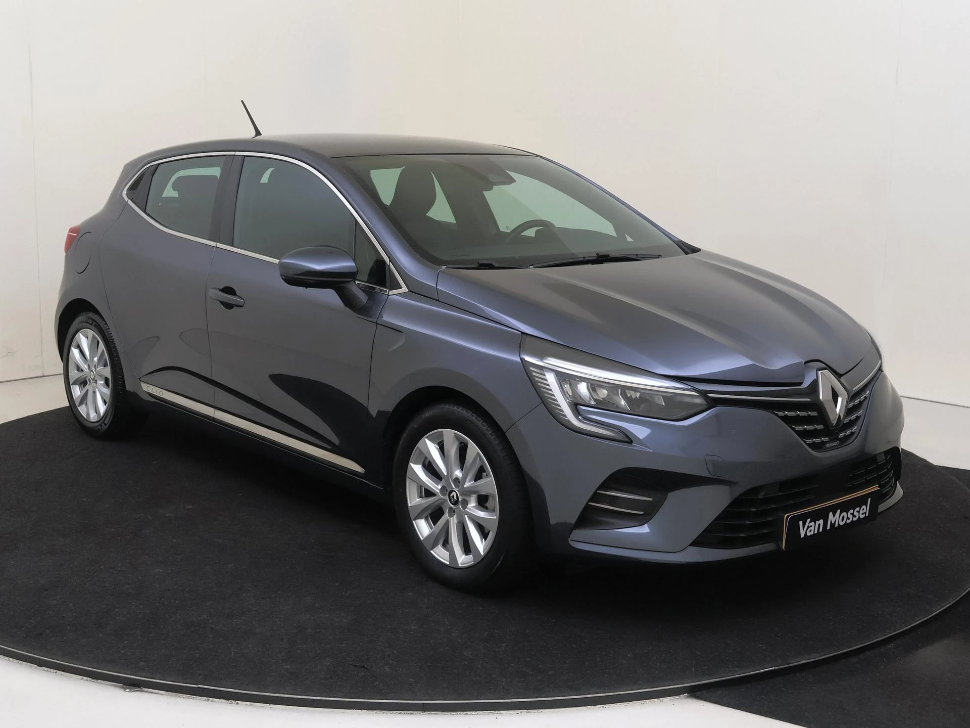 Renault-Clio-image-1