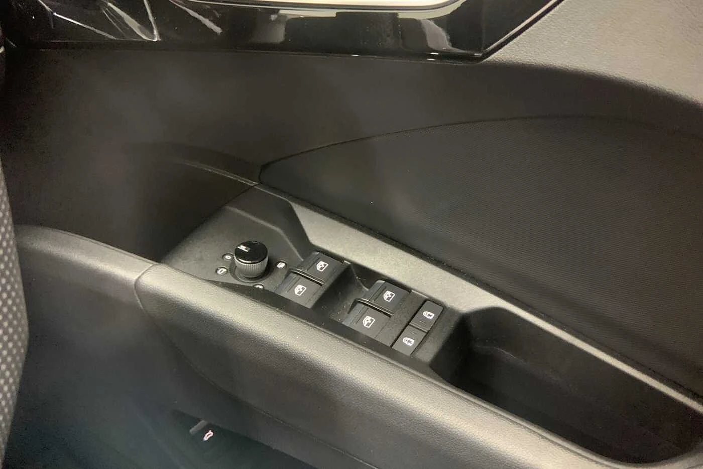 Audi-Q4 e-tron-image-27