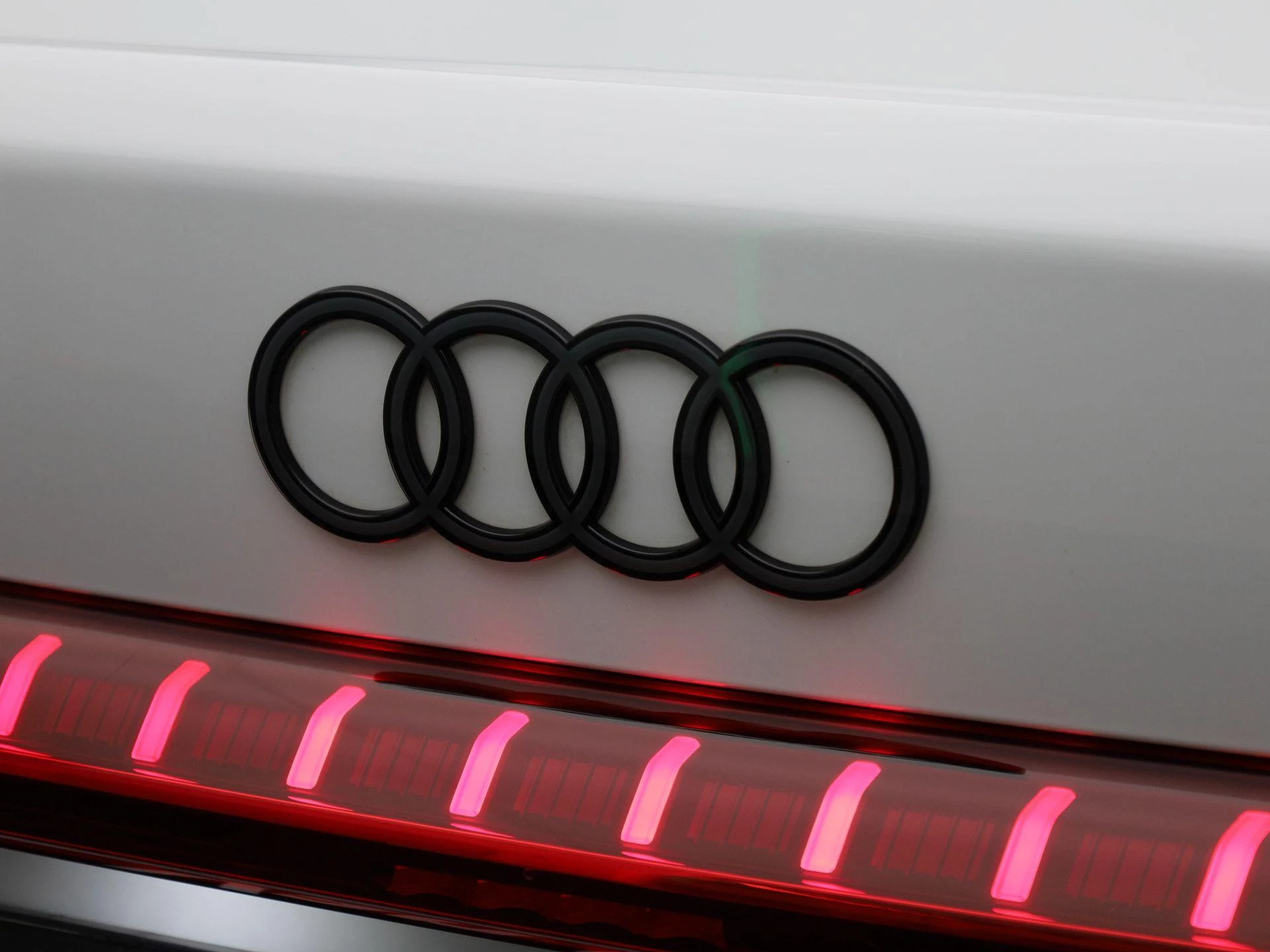 Audi A5 Limousine 2.0 e-hybrid quattro S edition 299 PK