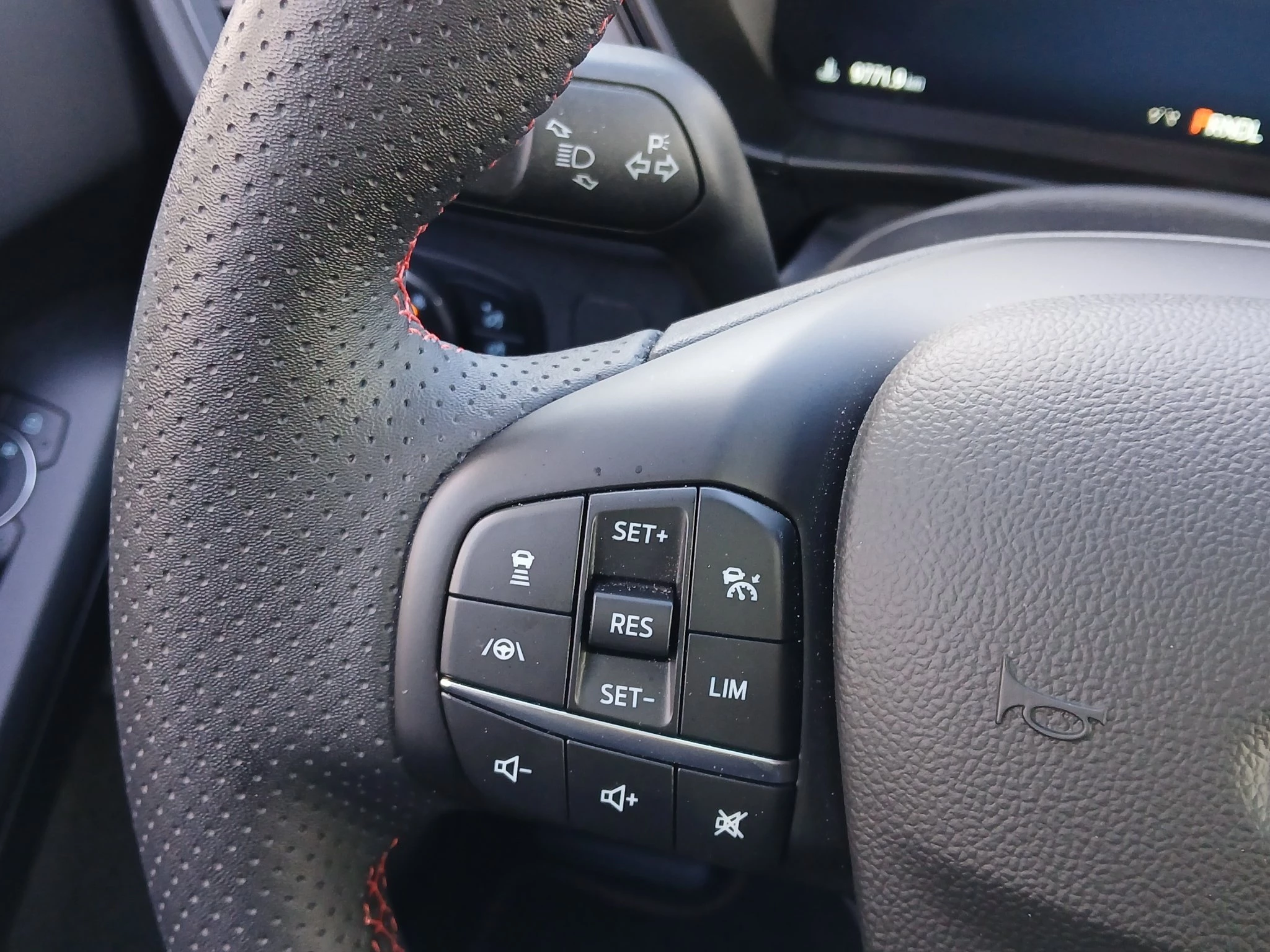 Ford Focus ST-Line X Turnier Aut.*AHK*ACC*HUD*KAM*NAVI*WINTER-PKT.