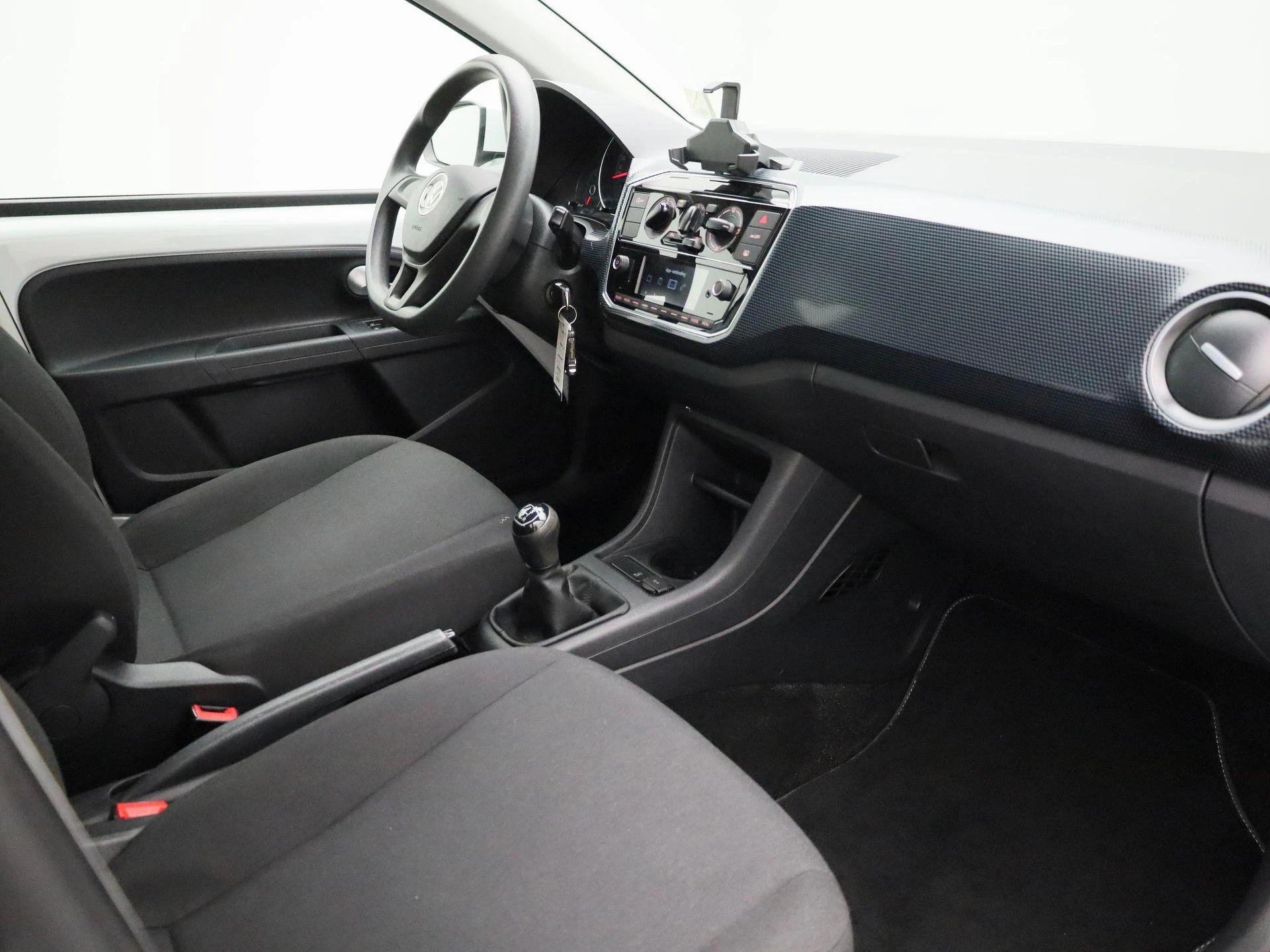 Volkswagen-up!-image-25