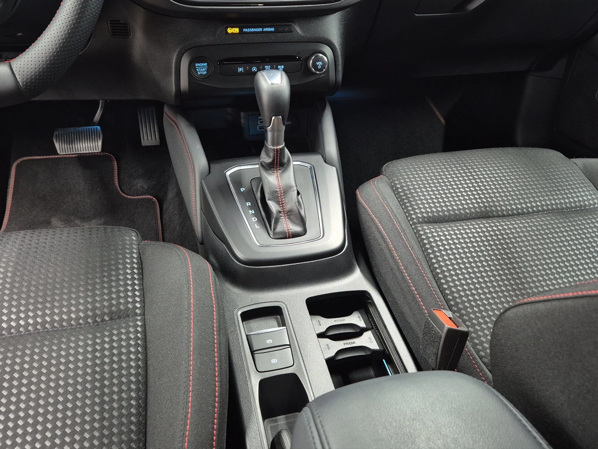 Ford Focus ST-Line X Turnier AUT|ACC|HUD|RFK|AHK|LED|NAVI