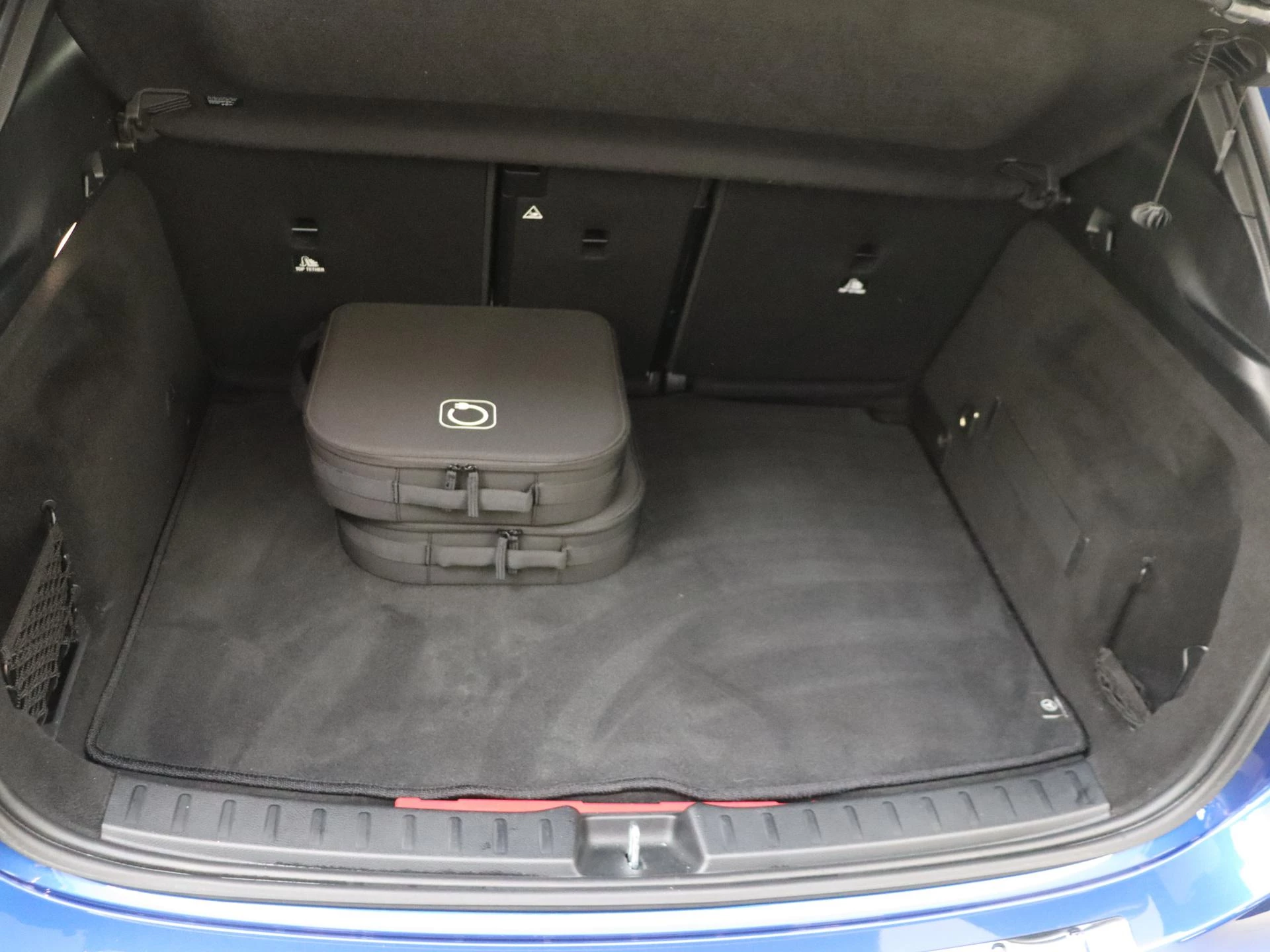 Mercedes-Benz-GLA-image-26