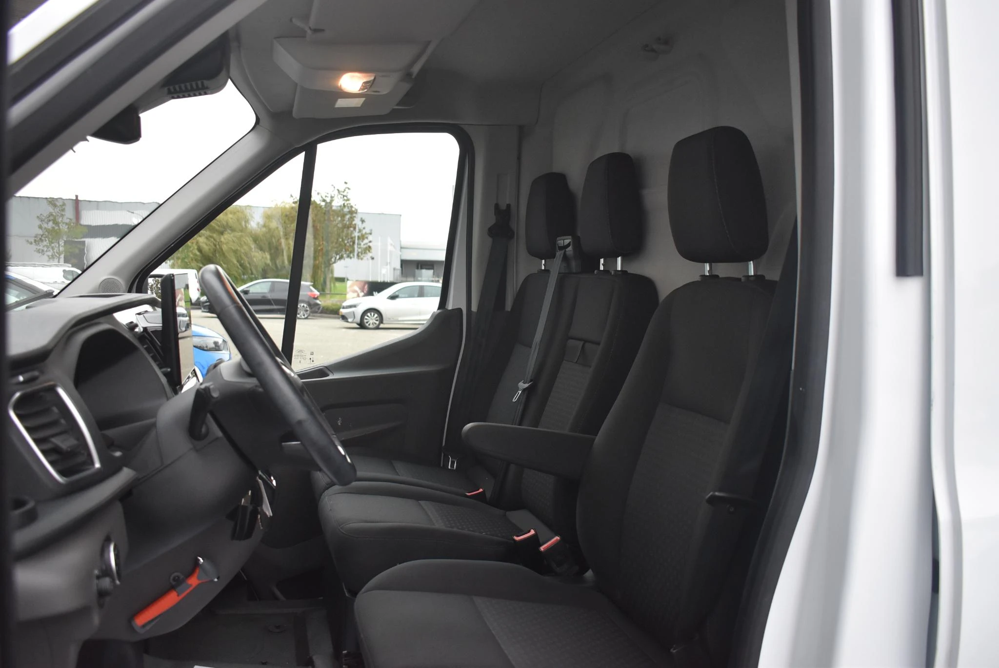 Ford-Transit-image-32