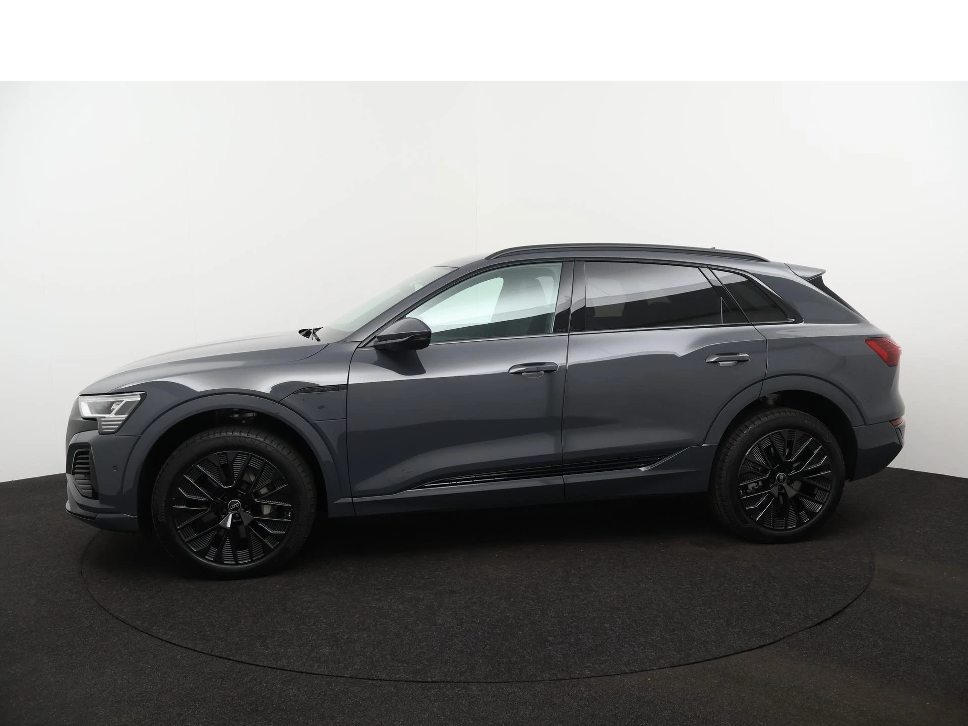 Audi-Q8 e-tron-image-2