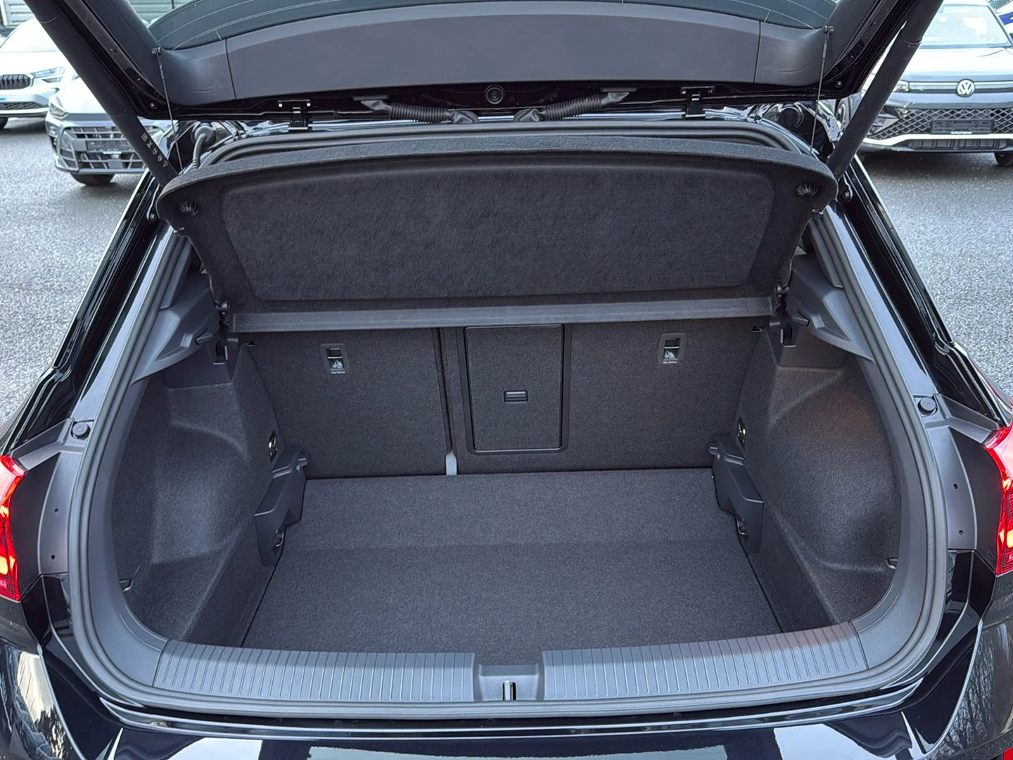 Volkswagen-T-Roc-image-14