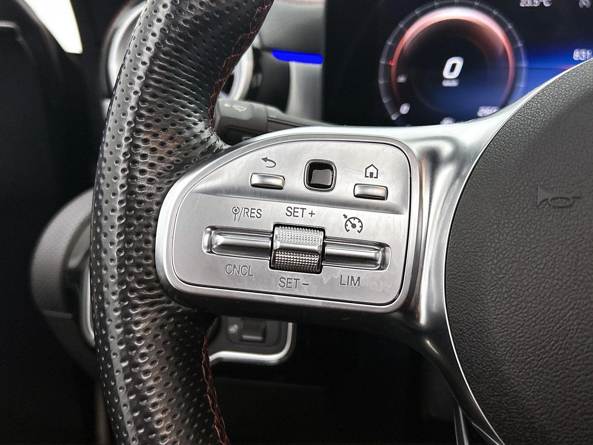 Mercedes-Benz CLA 250 e AMG Line