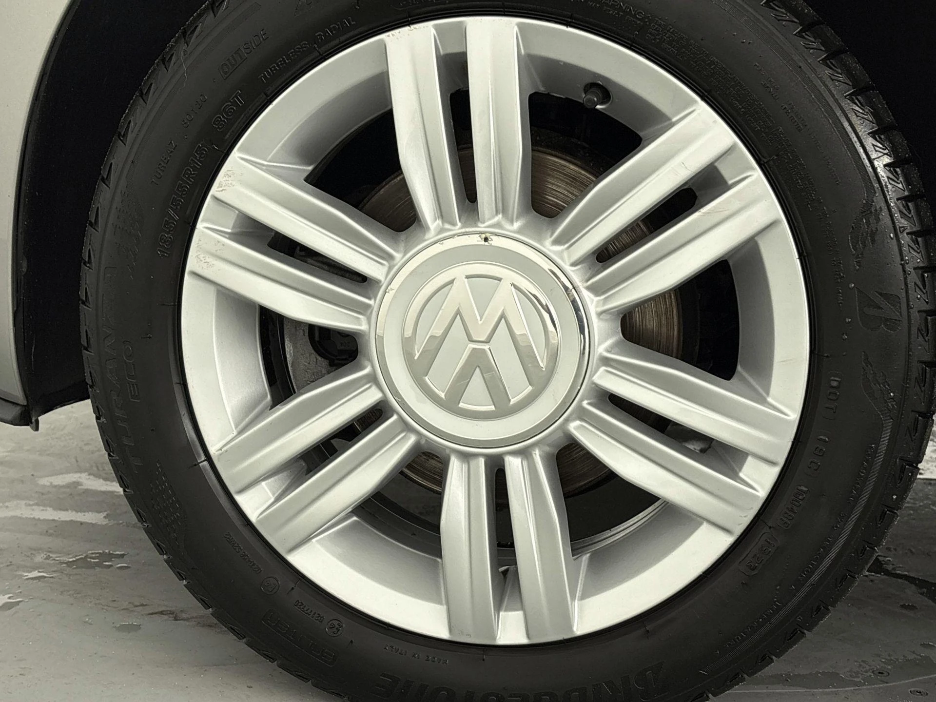 Volkswagen-up!-image-13