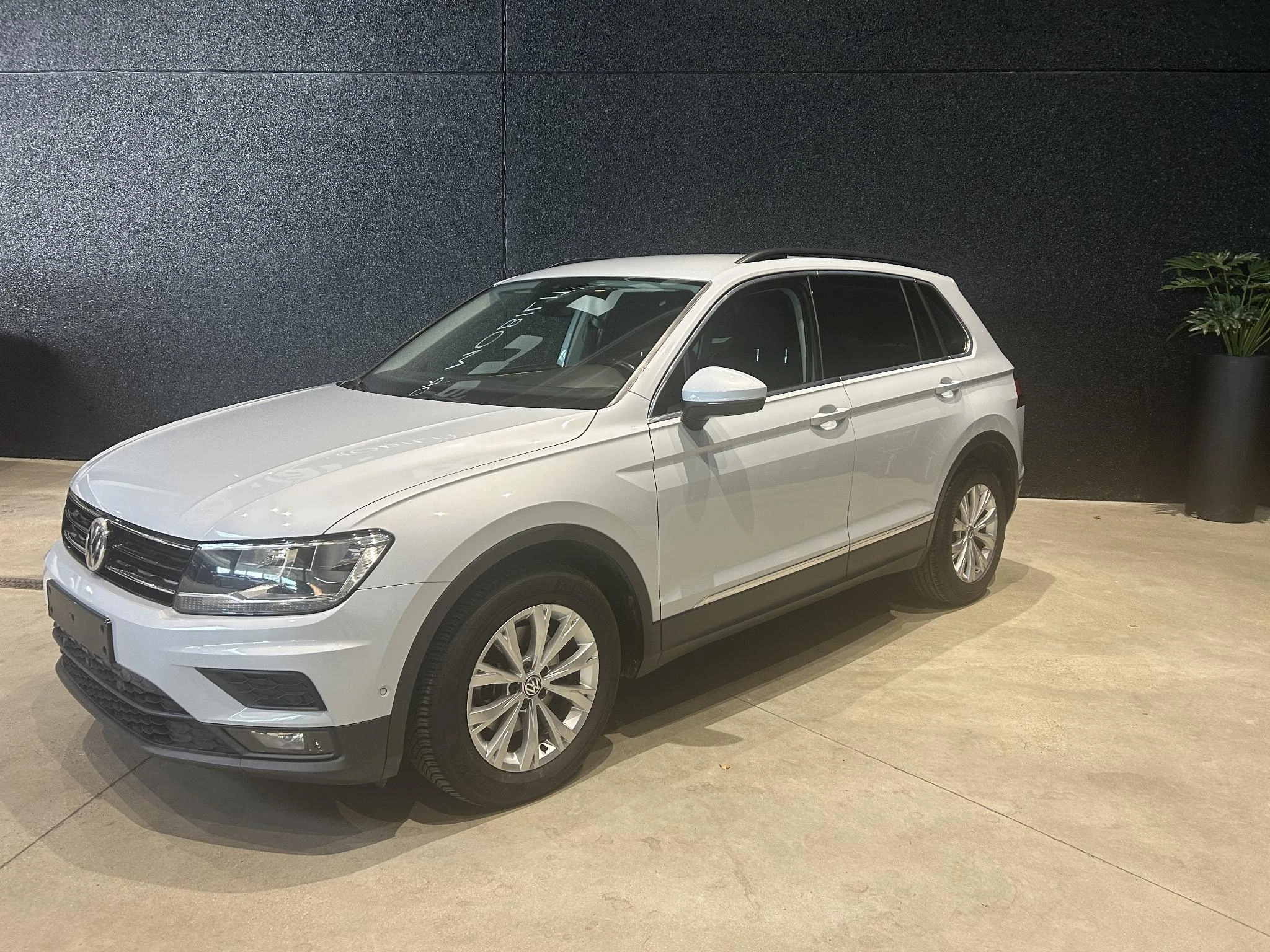 Volkswagen-Tiguan-image-3