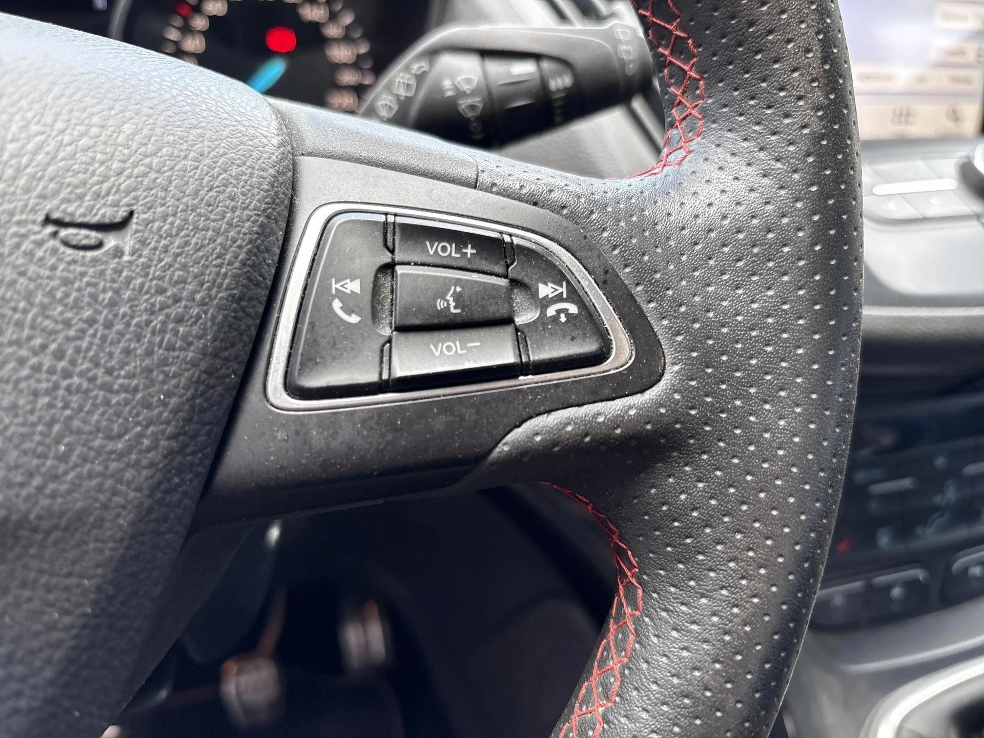 Ford Kuga ST Line - Winterpack - Navi