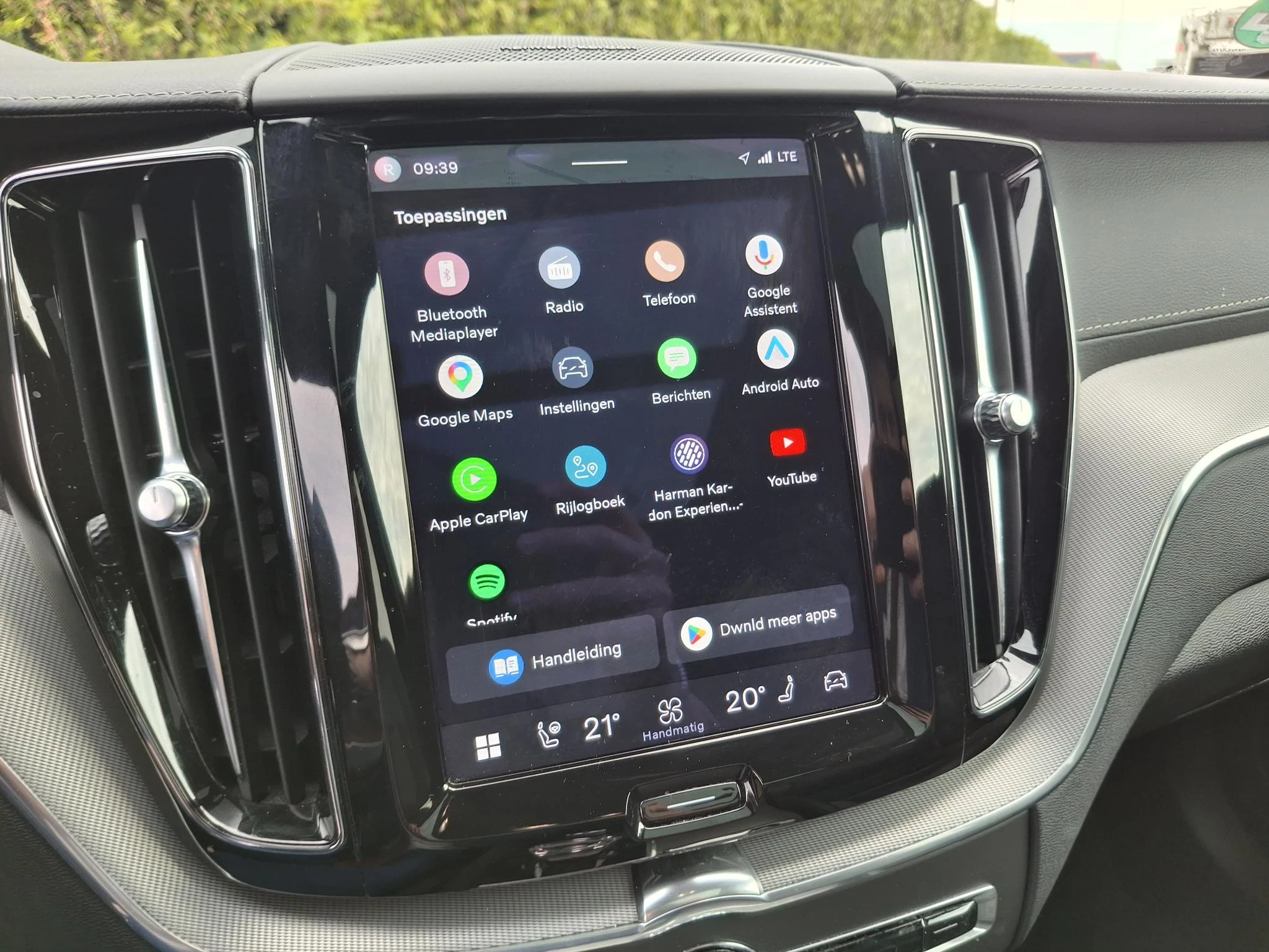 Volvo XC60 T8 Plug-in hybrid AWD Ultimate Dark