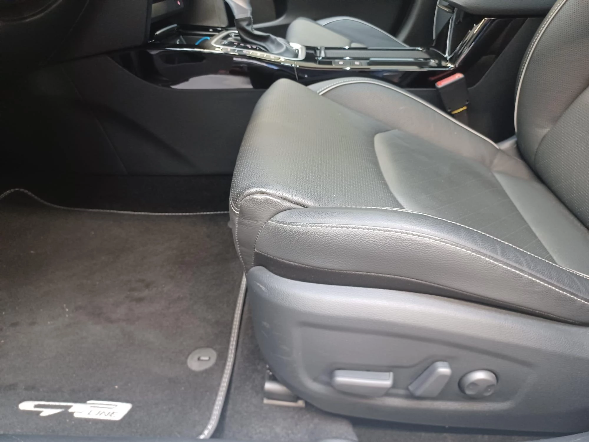 Kia ProCeed GT Line 1.5 T-GDI 160 DCT + Lounge Pack + Sunroof