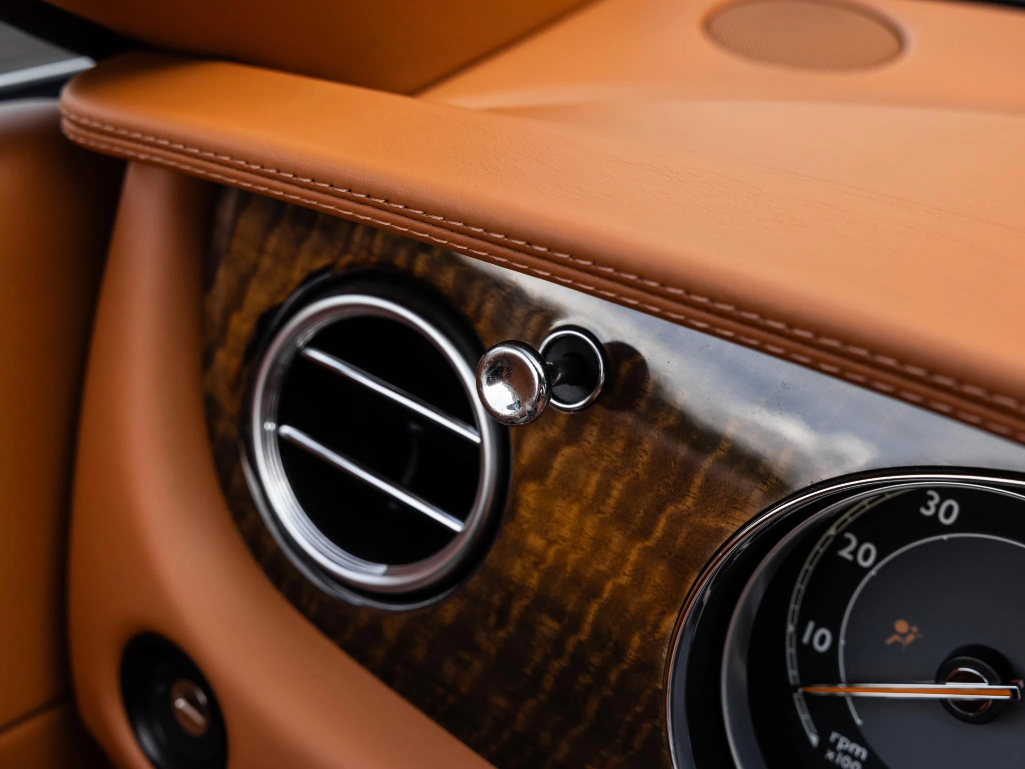 Bentley-Continental GT-image-28