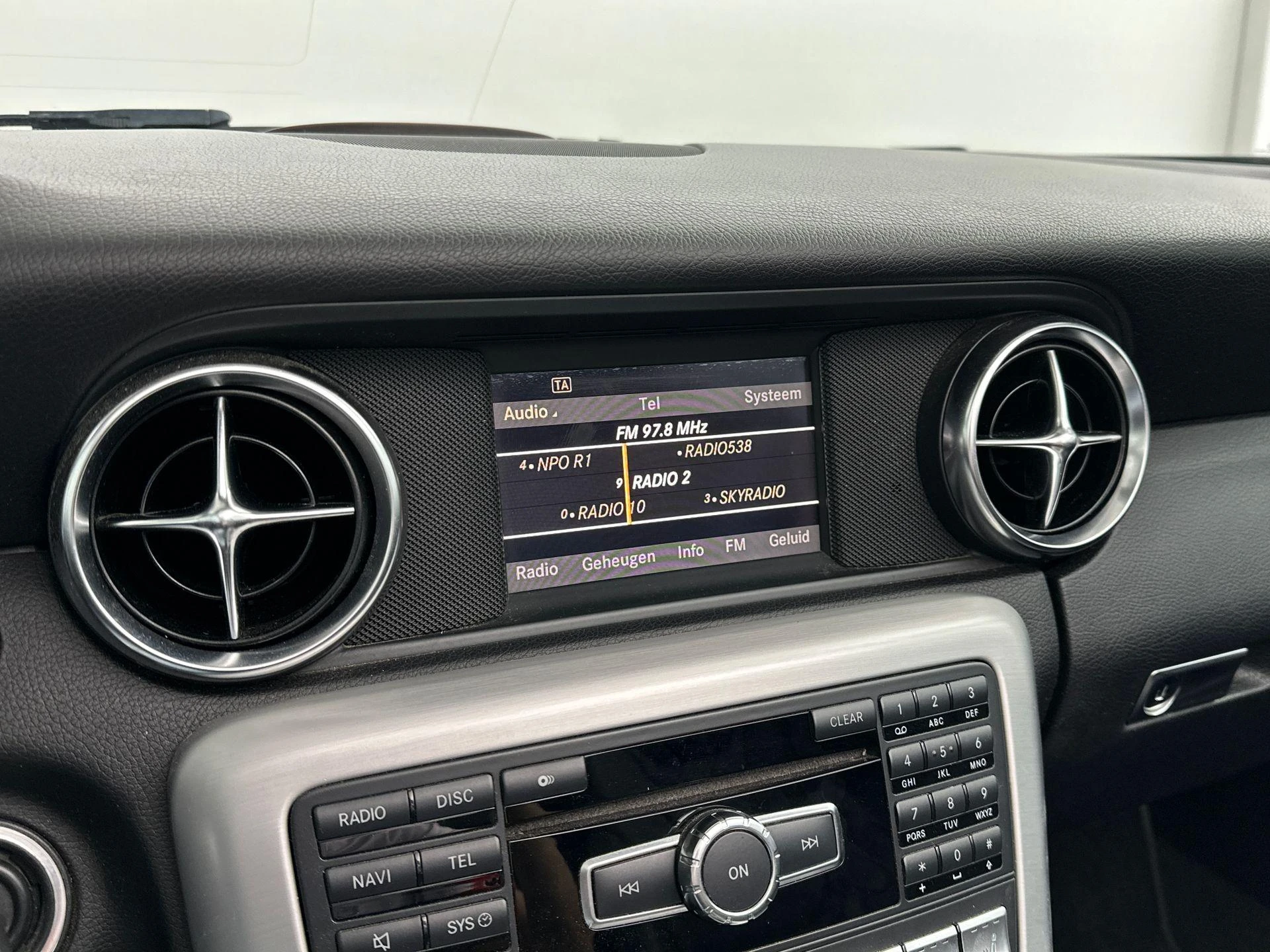 Mercedes-Benz-SLK-image-20