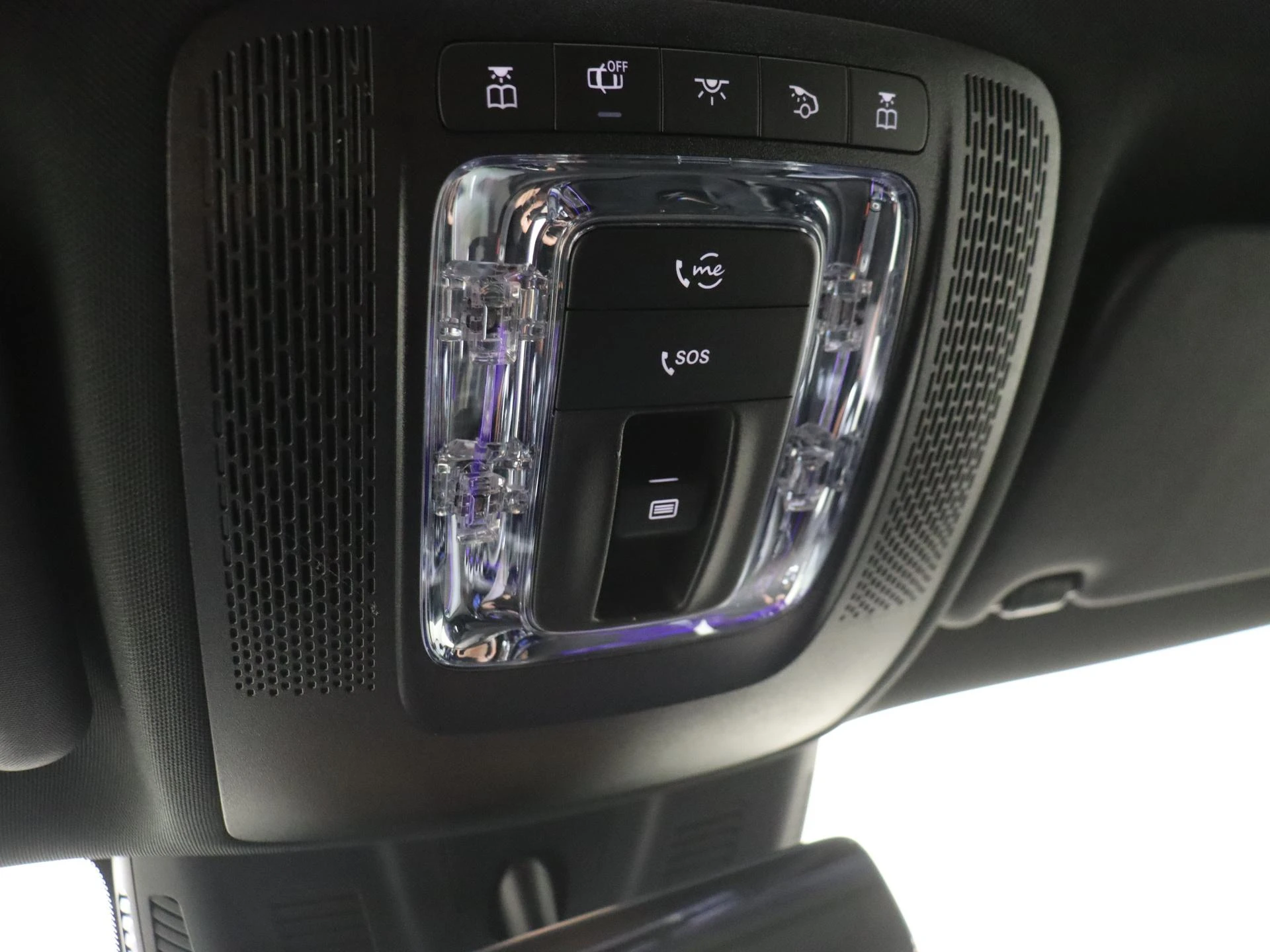 Mercedes-Benz-EQA-image-22