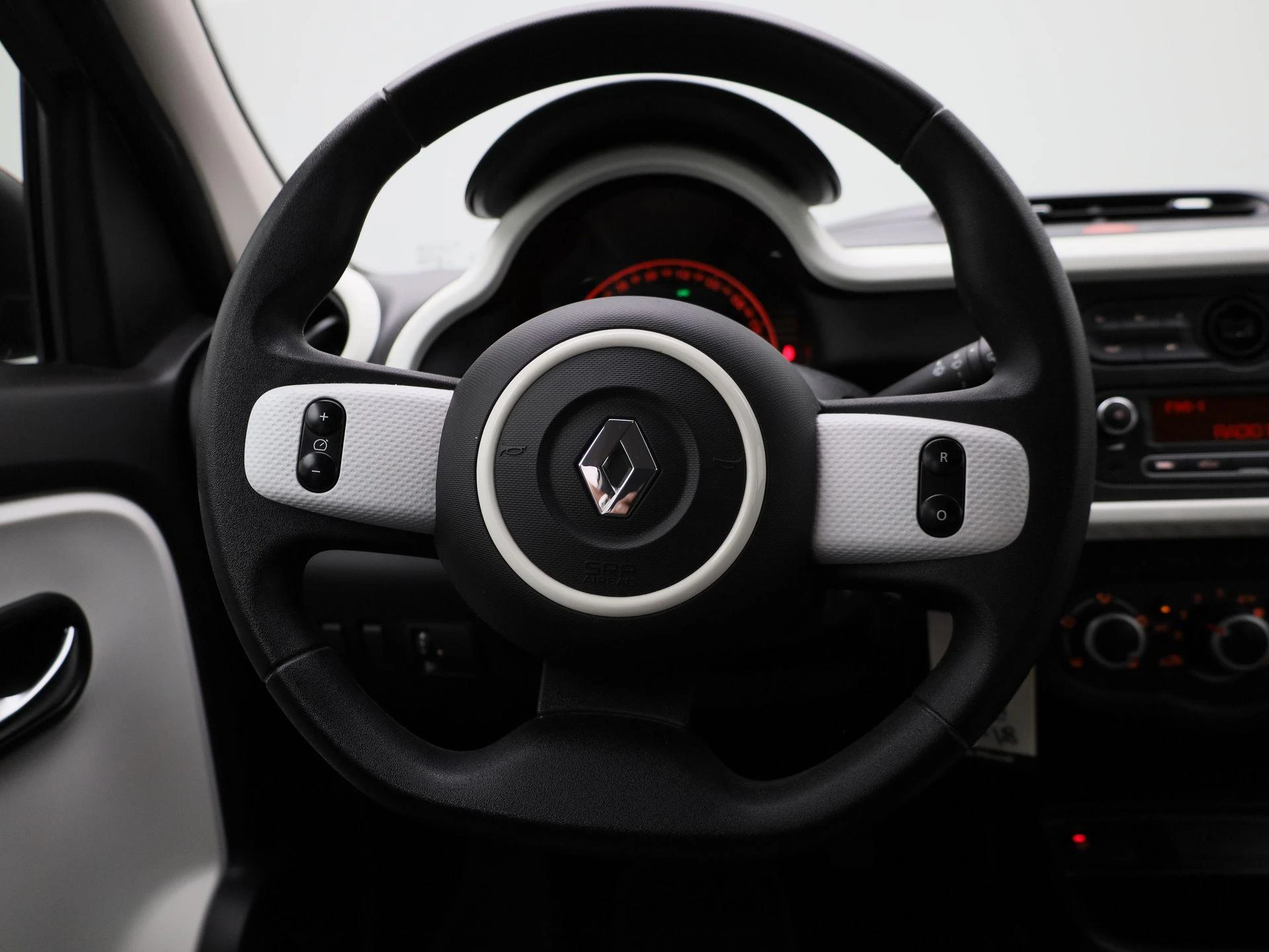 Renault-Twingo-image-6