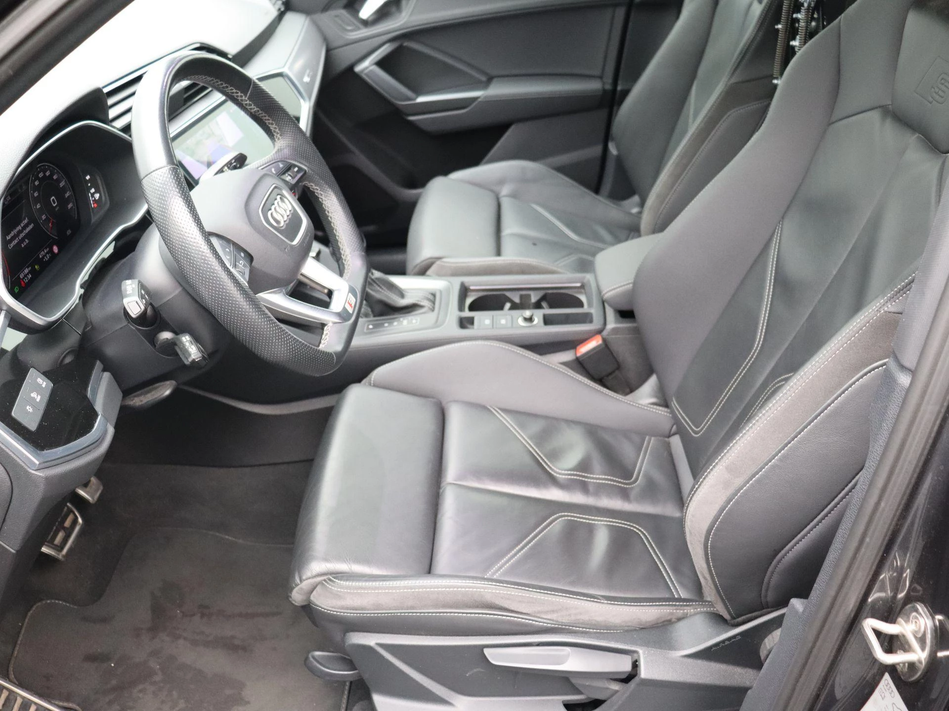 Audi-Q3-image-16