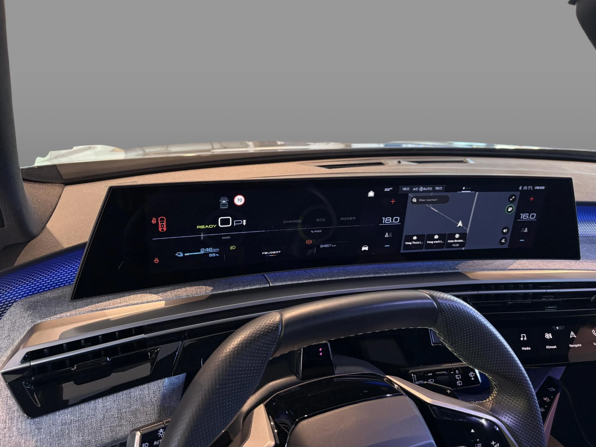Peugeot-e-5008-image-14