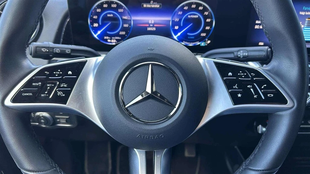 Mercedes-Benz-EQB-image-13