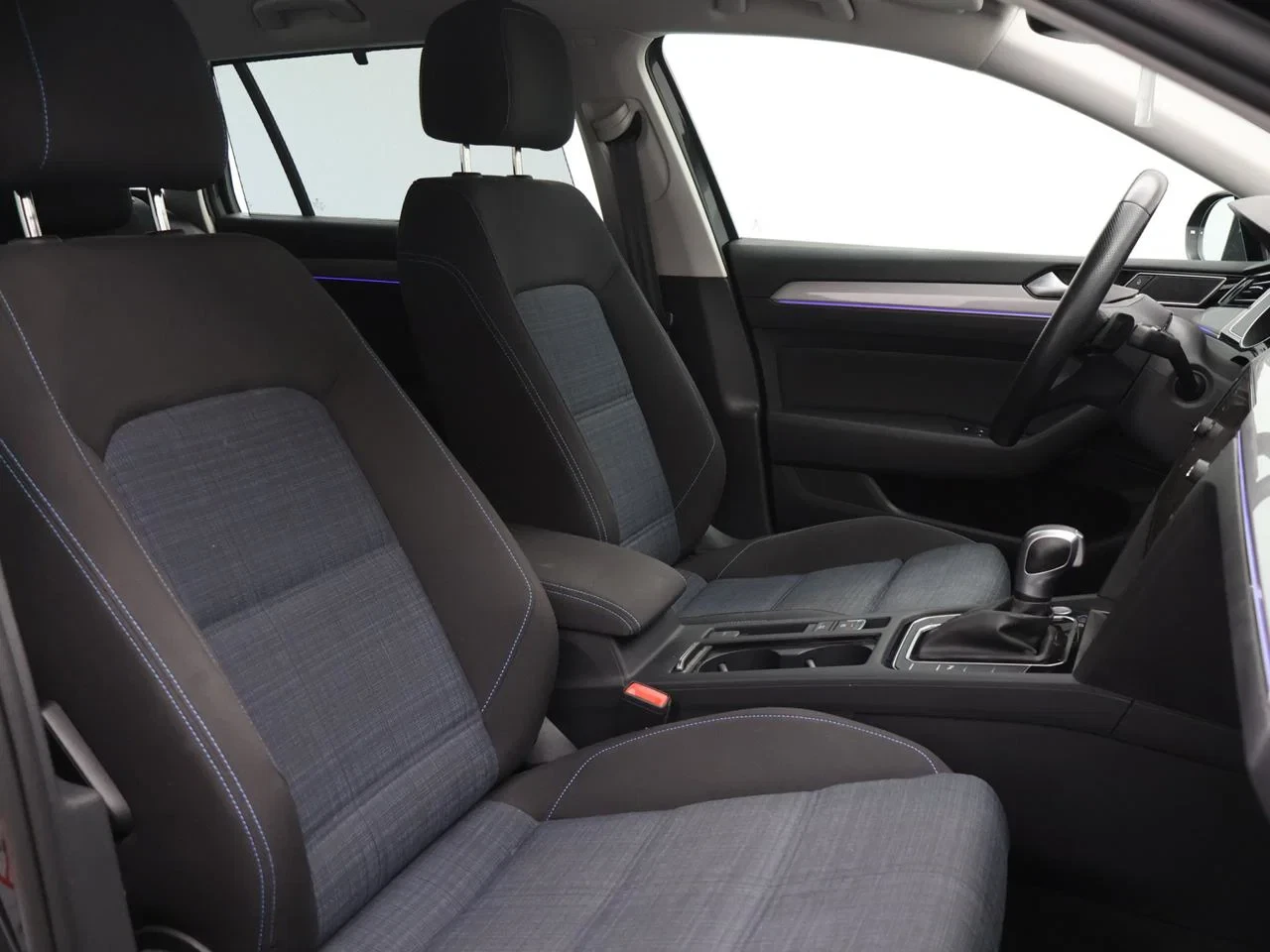 Volkswagen-Passat-image-9