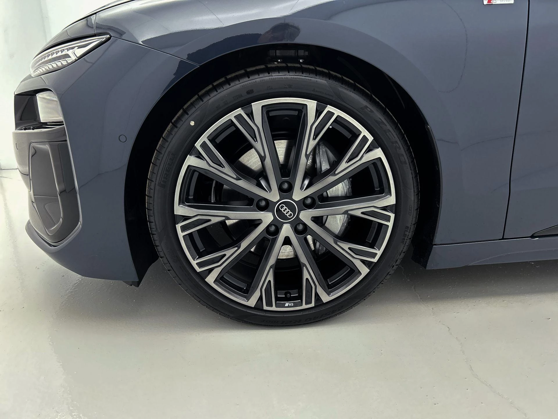 Audi-A6 Sportback e-tron-image-5