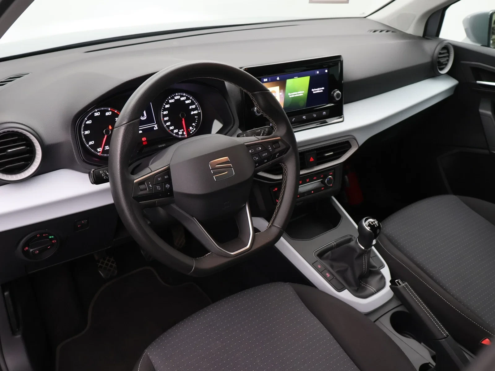 SEAT Arona Arona Urban! 1.0TSI 95PK *CRUISE CONTROL*PDC ACHTER*BLTH*DAB RADIO*ZETELVERWARMING*APP-CONNECT*...*