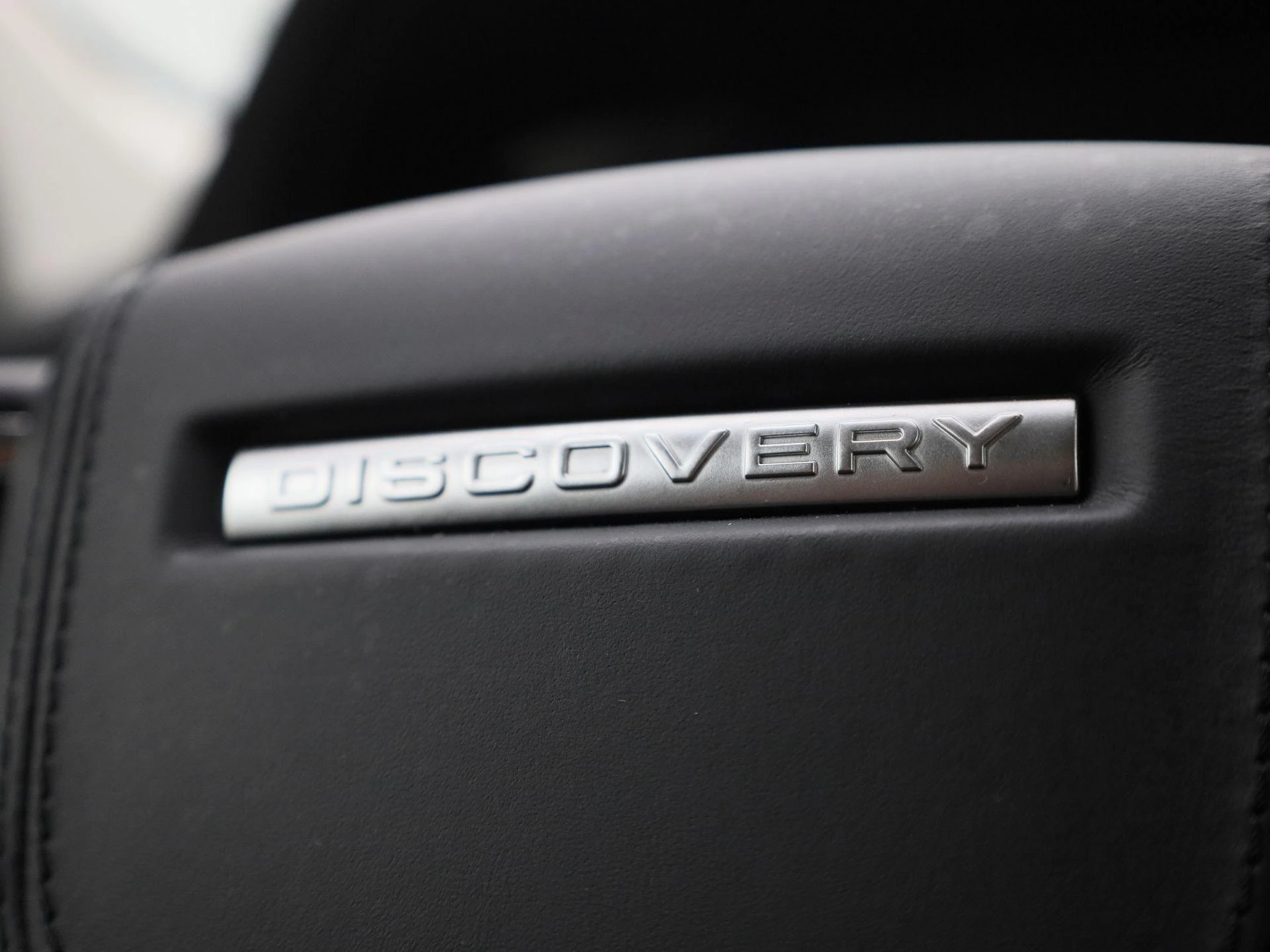 Land Rover-Discovery Sport-image-32