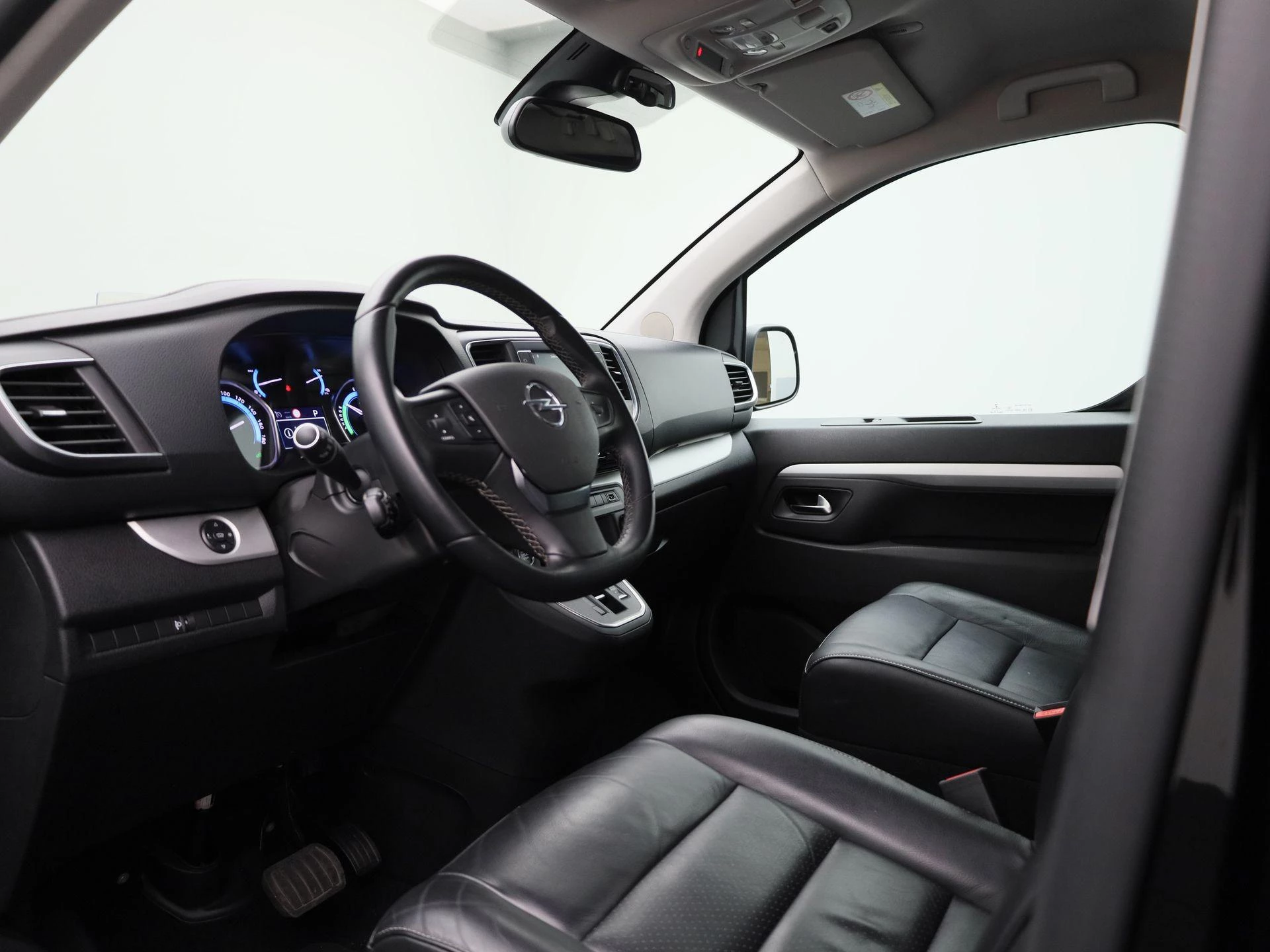 Opel-Zafira e-Life-image-30